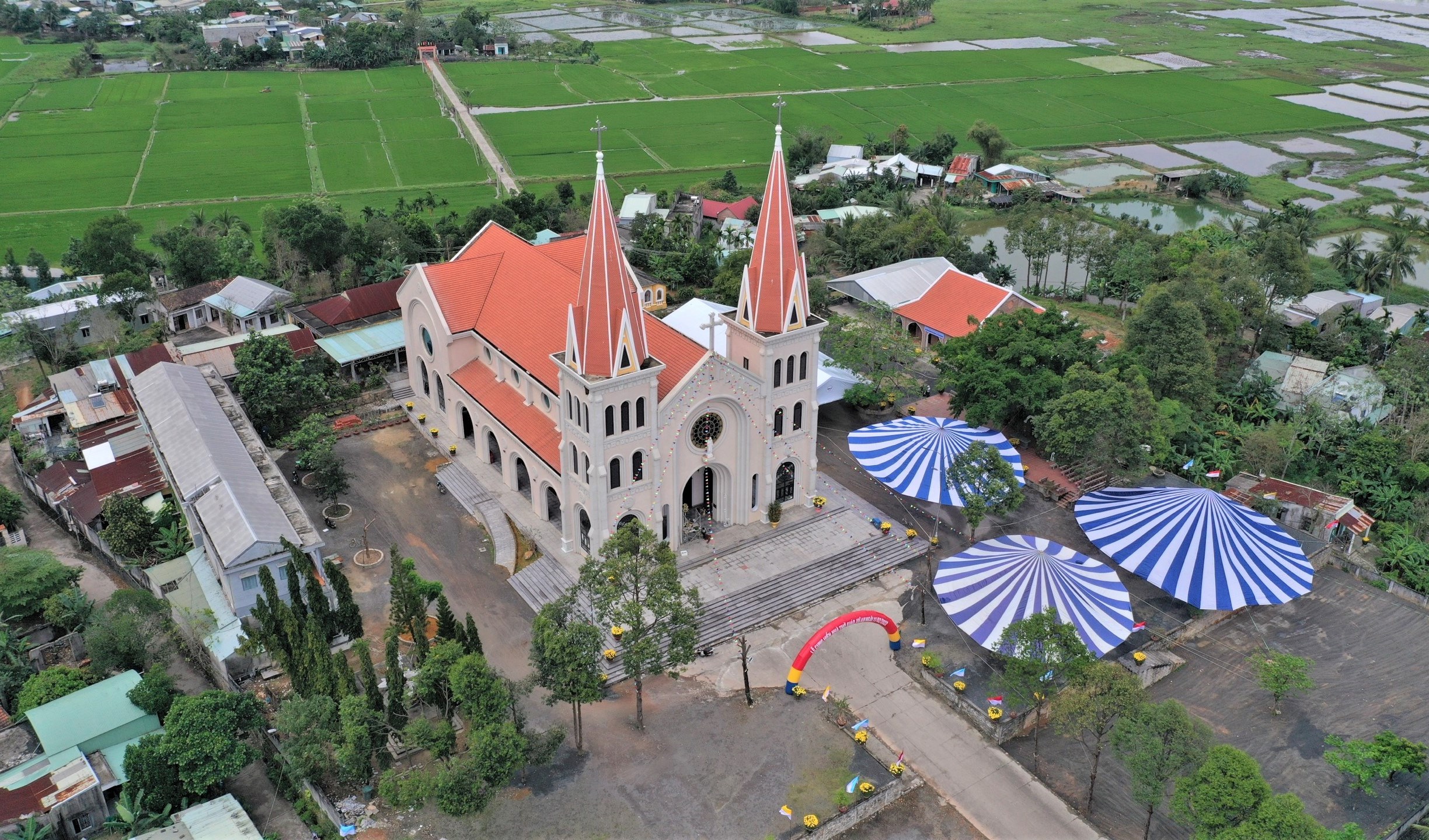 Giáo xứ, nơi đỡ nâng tinh thần