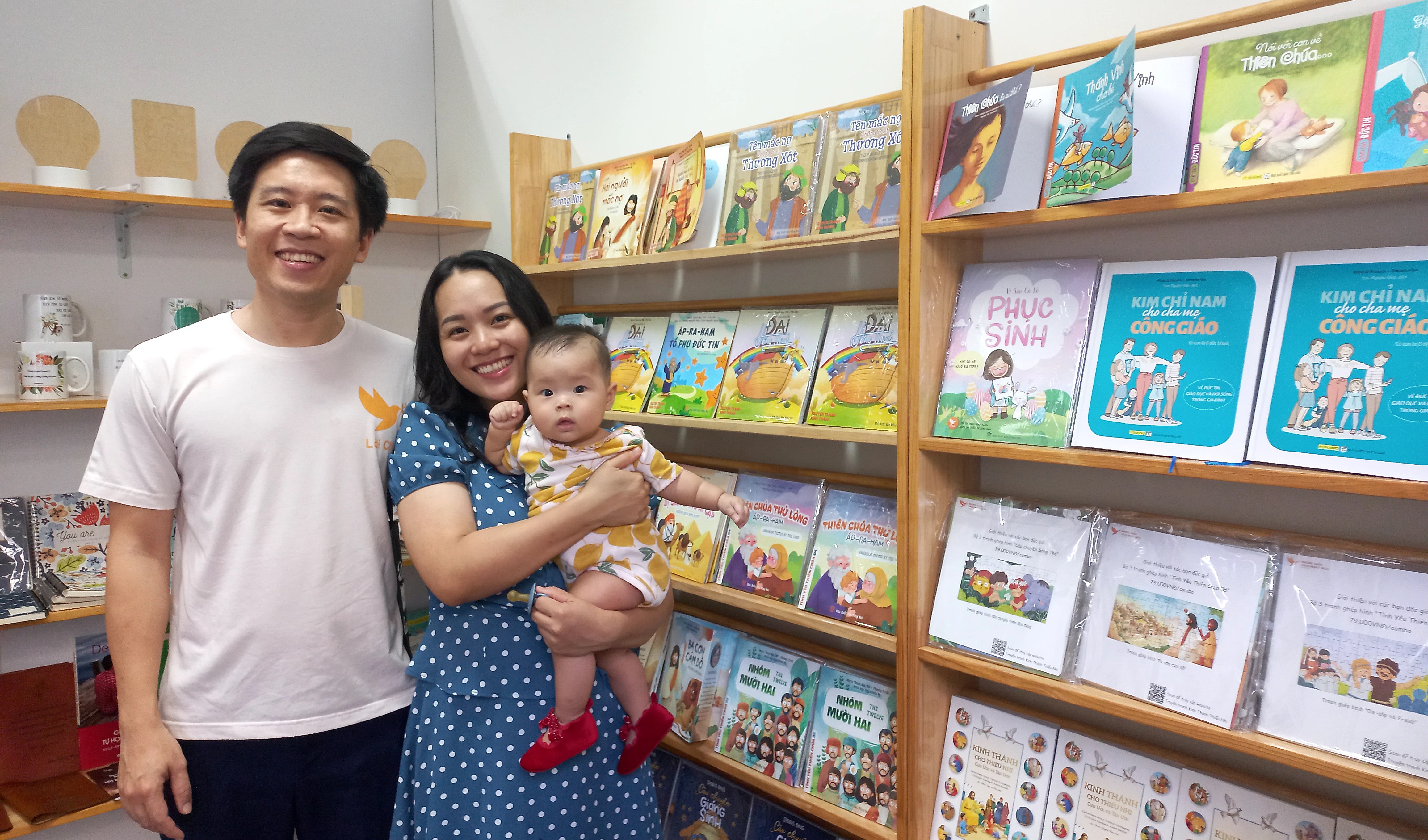 Những người trẻ kể Kinh Thánh cho thiếu nhi bằng truyện tranh