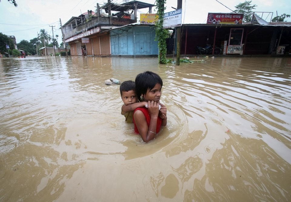 Caritas Bangladesh giúp đỡ nạn nhân lũ lụt