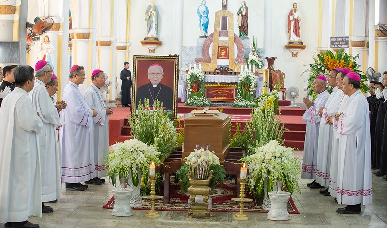 Thánh lễ an táng Ðức Giám mục Phaolô Maria Cao Ðình Thuyên
