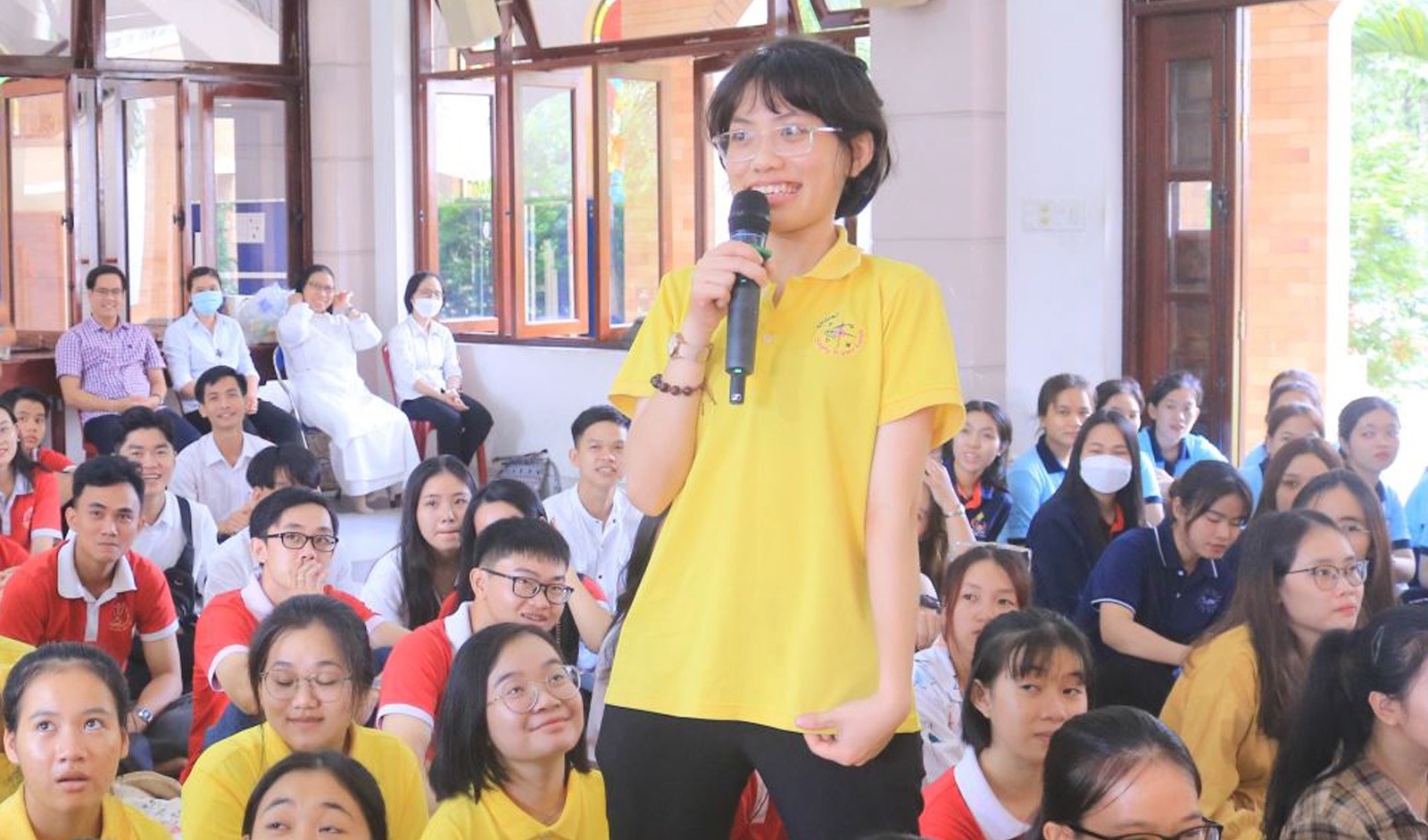 Về… để vun trồng bầu khí yêu thương