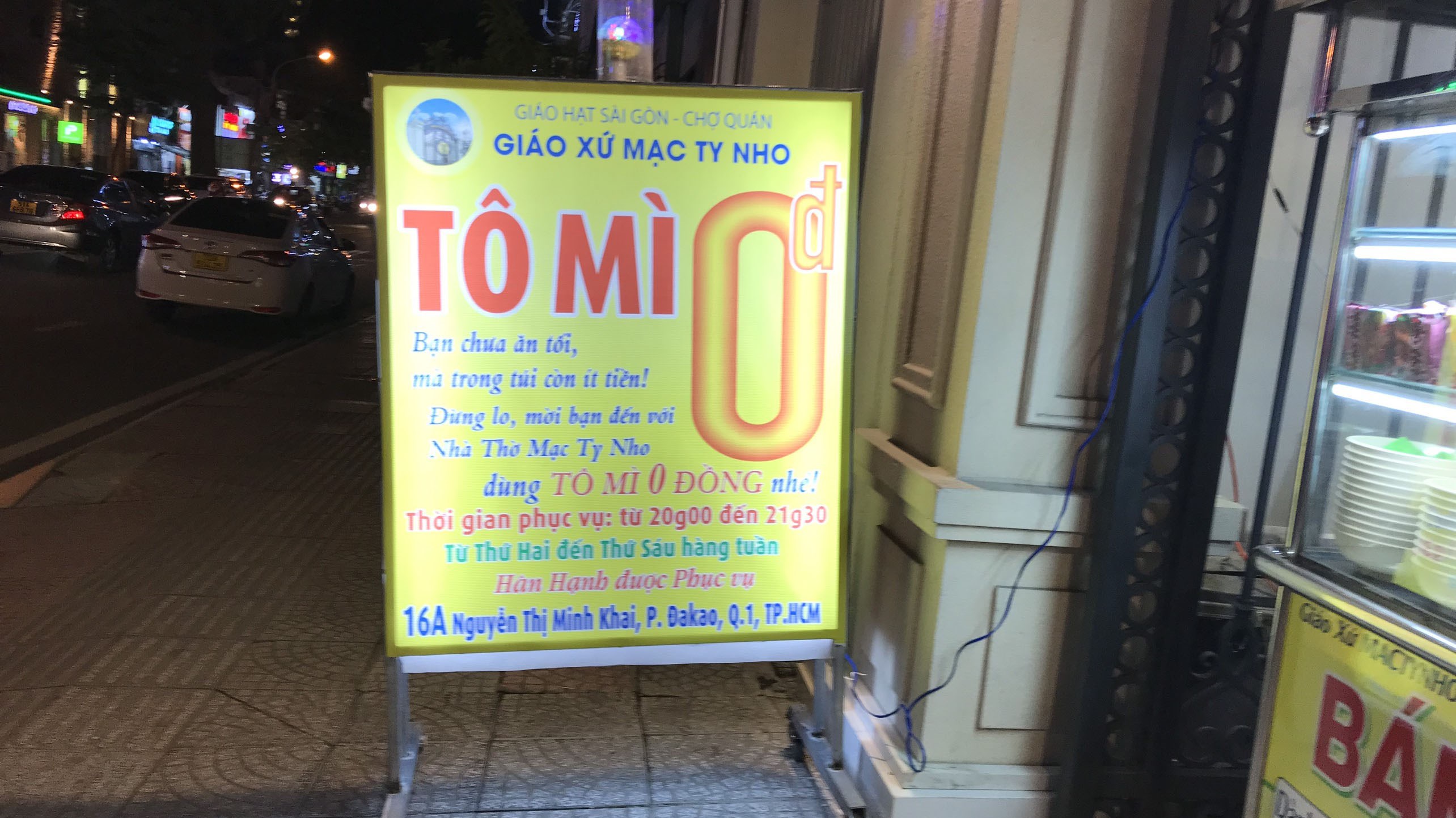 GIÁO XỨ MAC TY NHO MỞ BỮA ĂN 0 ĐỒNG