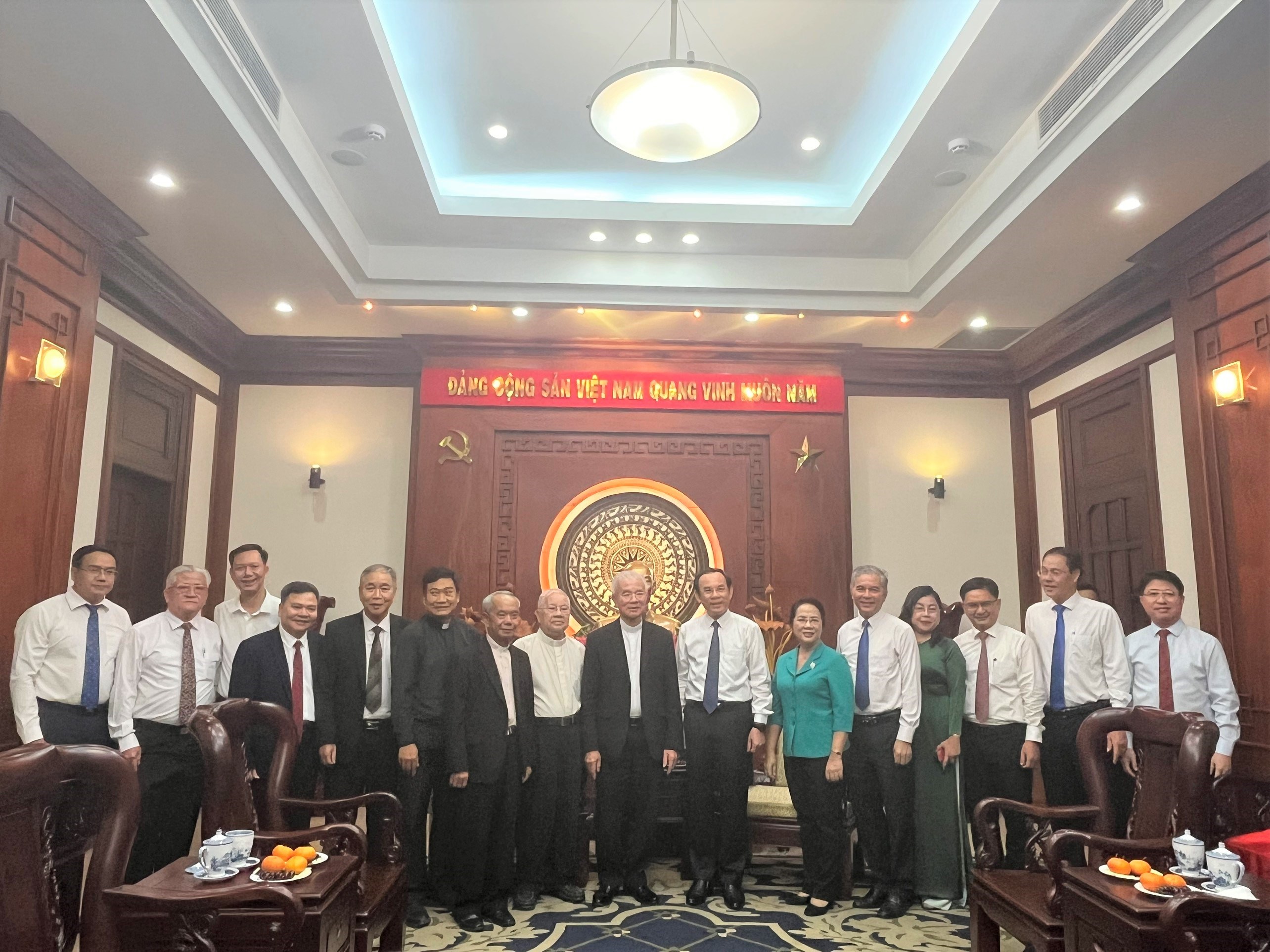 GẶP GỠ TRƯỚC THỀM GIÁNG SINH