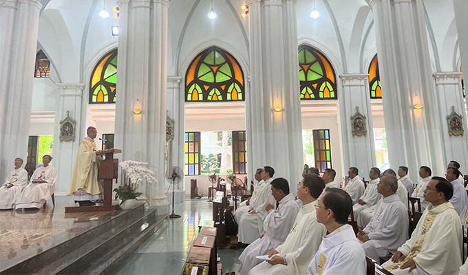THUYÊN CHUYỂN VÀ BỔ NHIỆM LINH MỤC TẠI TGP TPHCM 2023