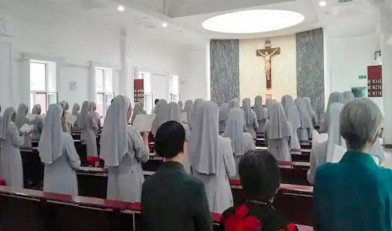 Dòng nữ Thánh Giuse ở Trung Quốc đón nhận 4 đệ tử