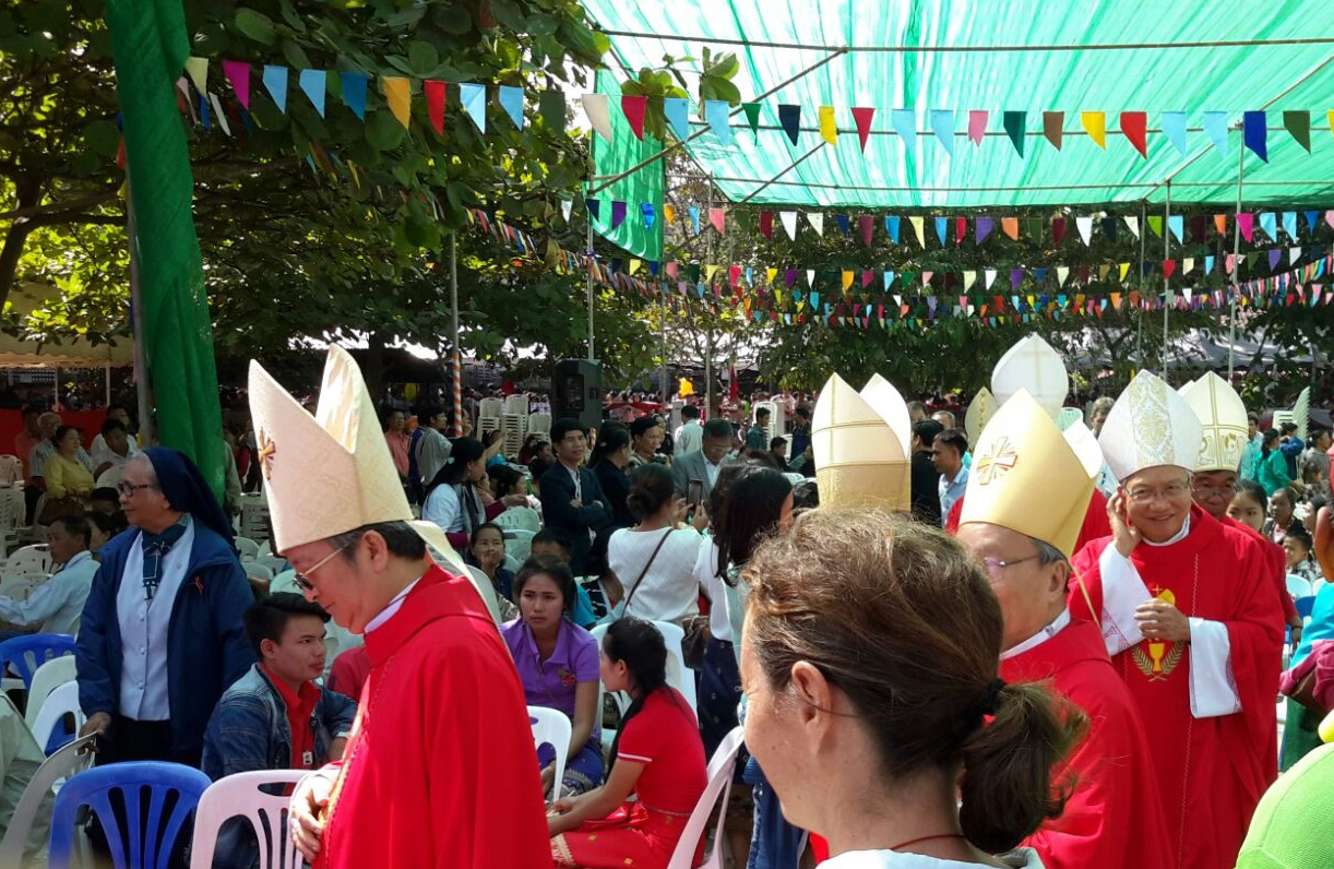 17 vi tu dao Lao