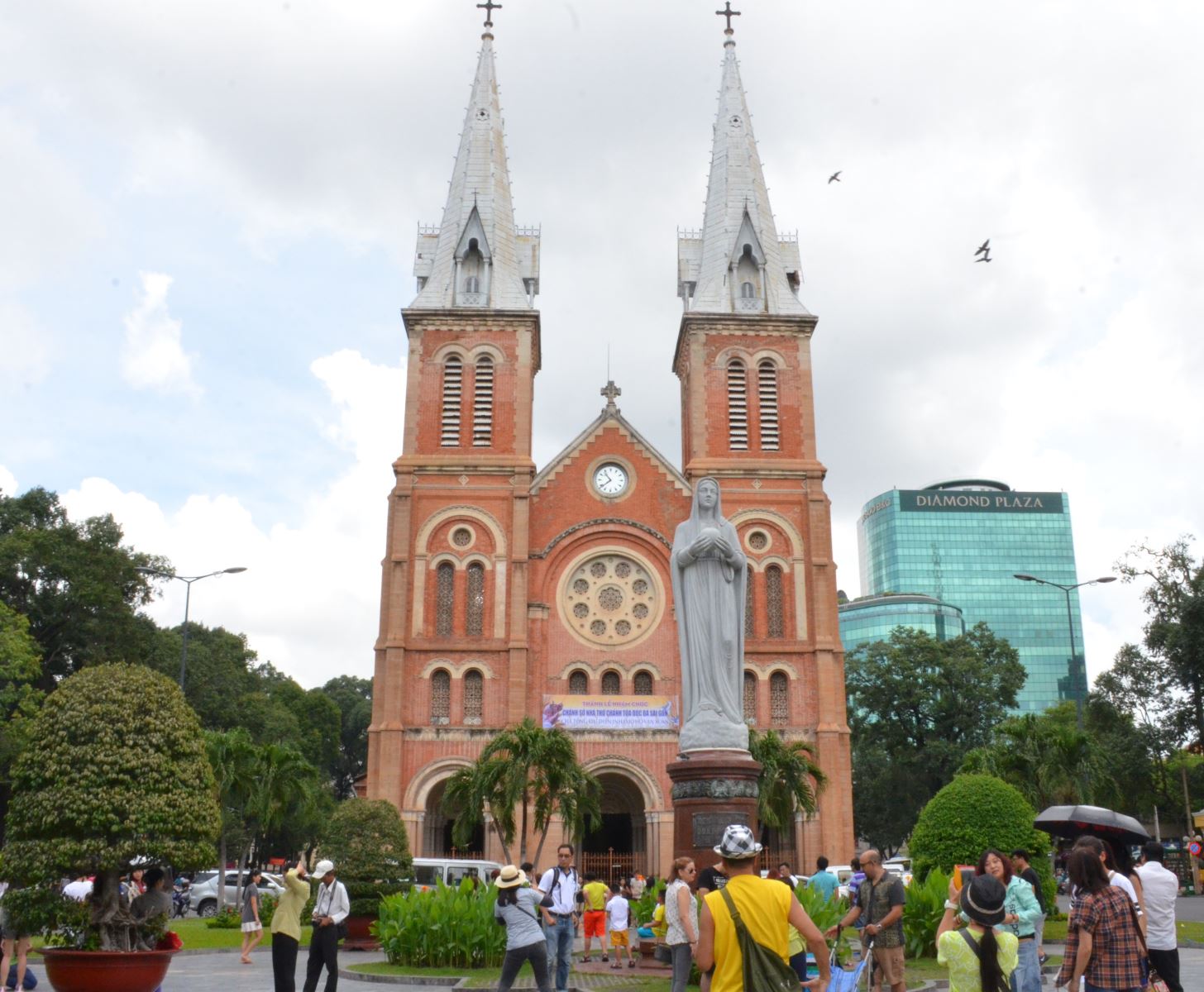Nhà thờ Đức Bà Sàigòn