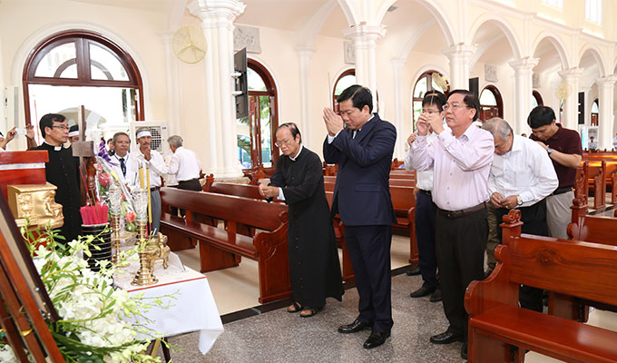 DInh La Thang niem huong