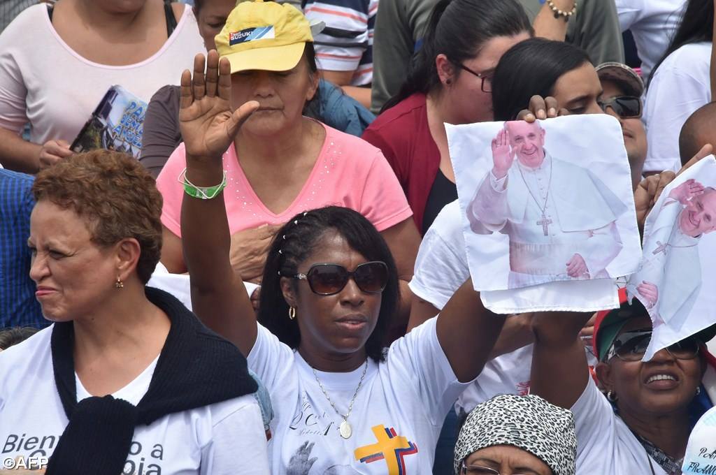 Le Pape célèbre la messe à Medellin, en Colombie