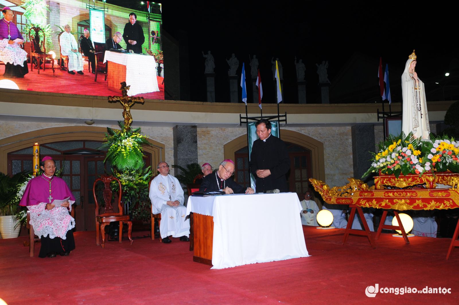 Giám mục Ngân tuyên tín