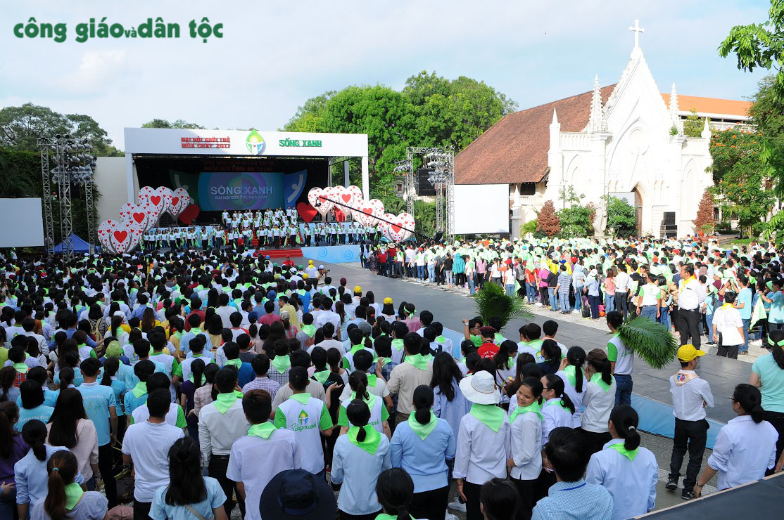 Gioi tre Mua chay 2017