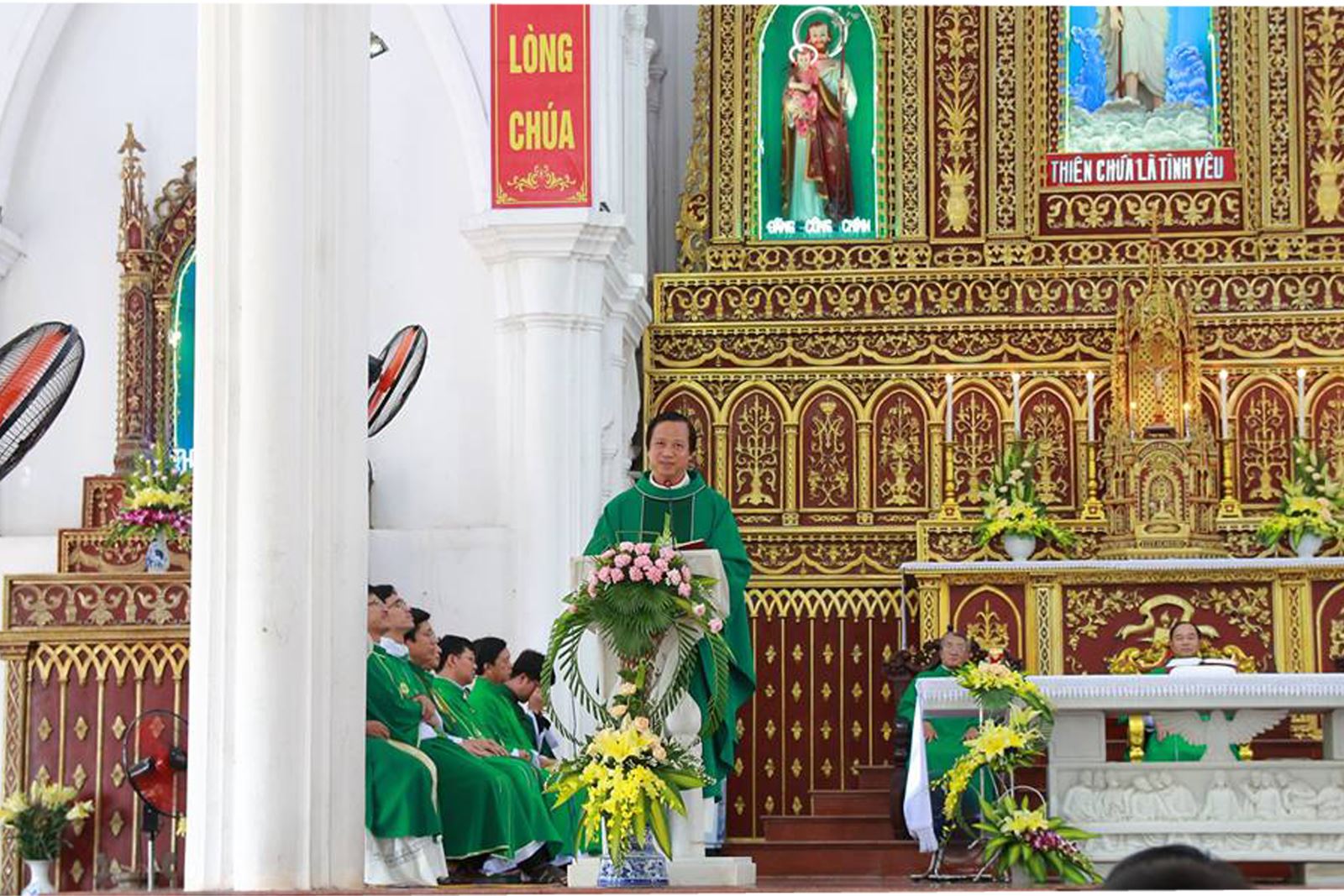 Gx Hong Quang chau luot nam 2017