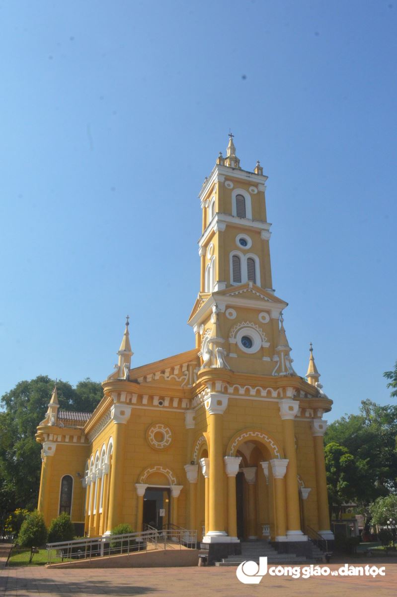 Nhà thờ Thánh Giuse tại cố đô Ayutthaya, Thái Lan nơi lưu giữ mộ phần Đức cha Lambert de la Motte