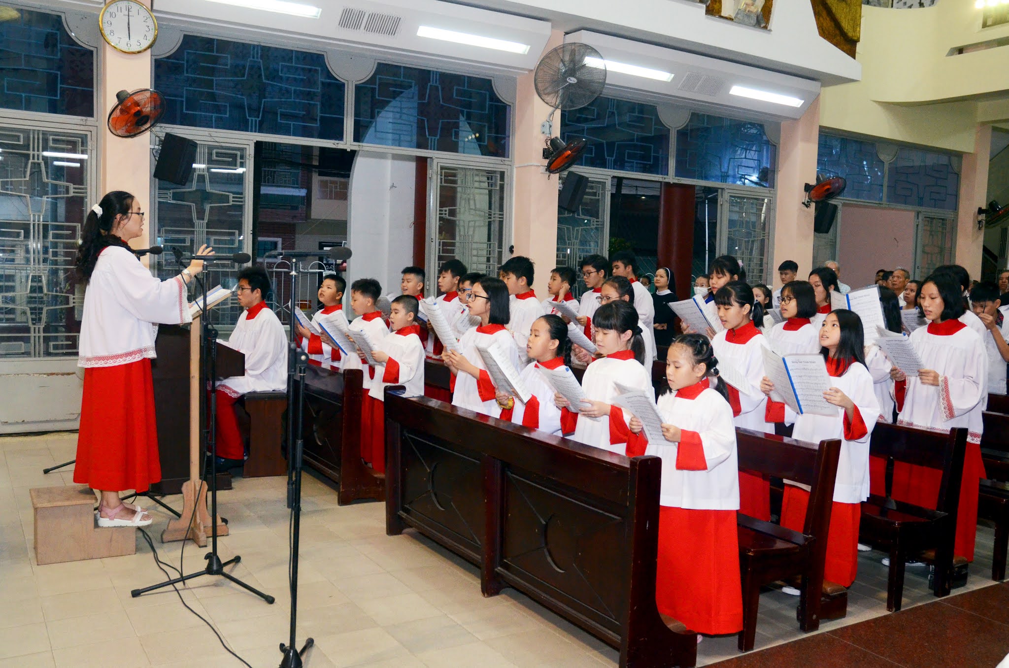 Cau Chuyen Giao dan 2427 Ca đoàn.jpg (423 KB)