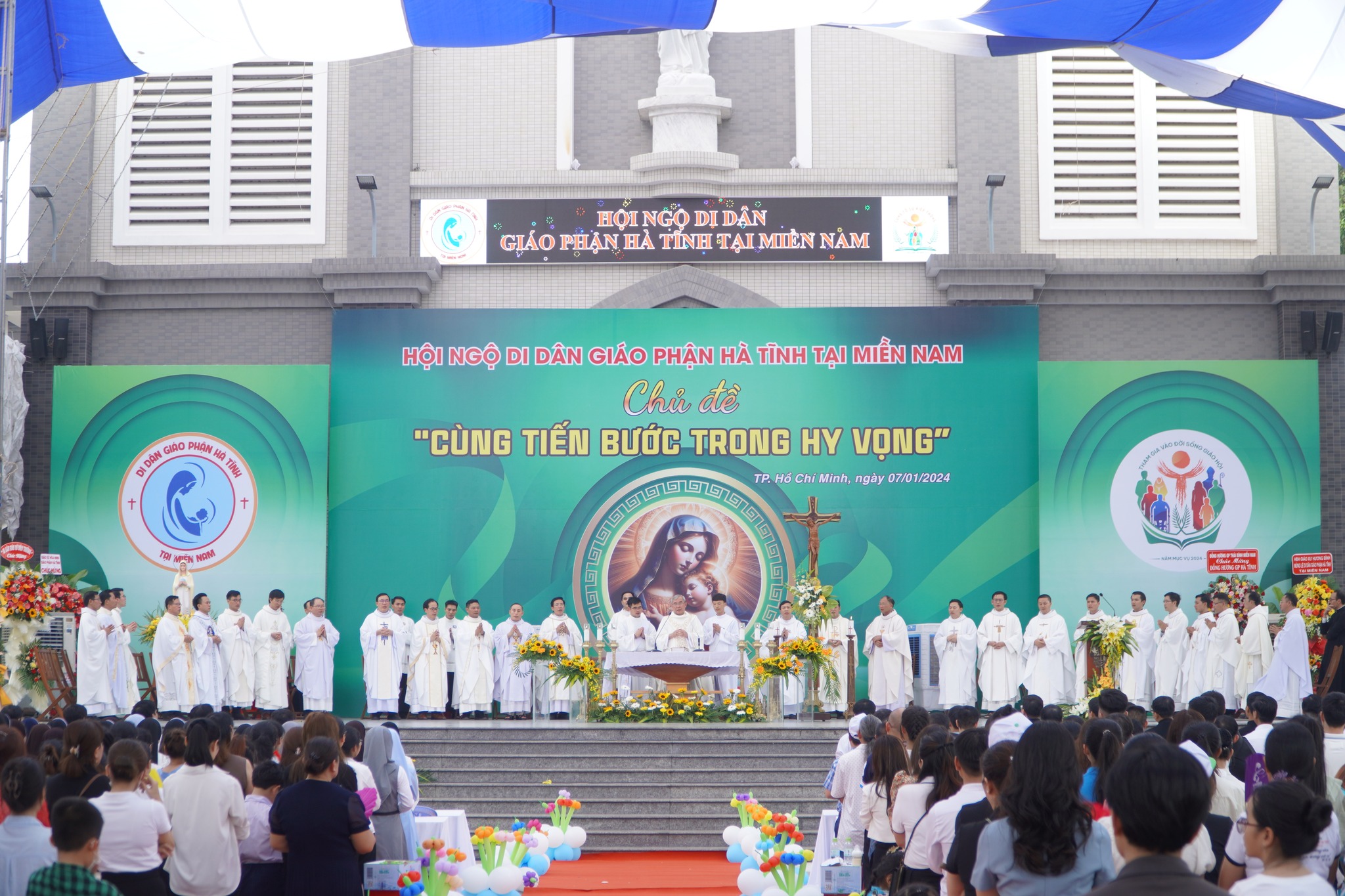 hội ngộ di d&acirc;n gi&aacute;o phận H&agrave; Tĩnh tại miền Nam.jpg (655 KB)