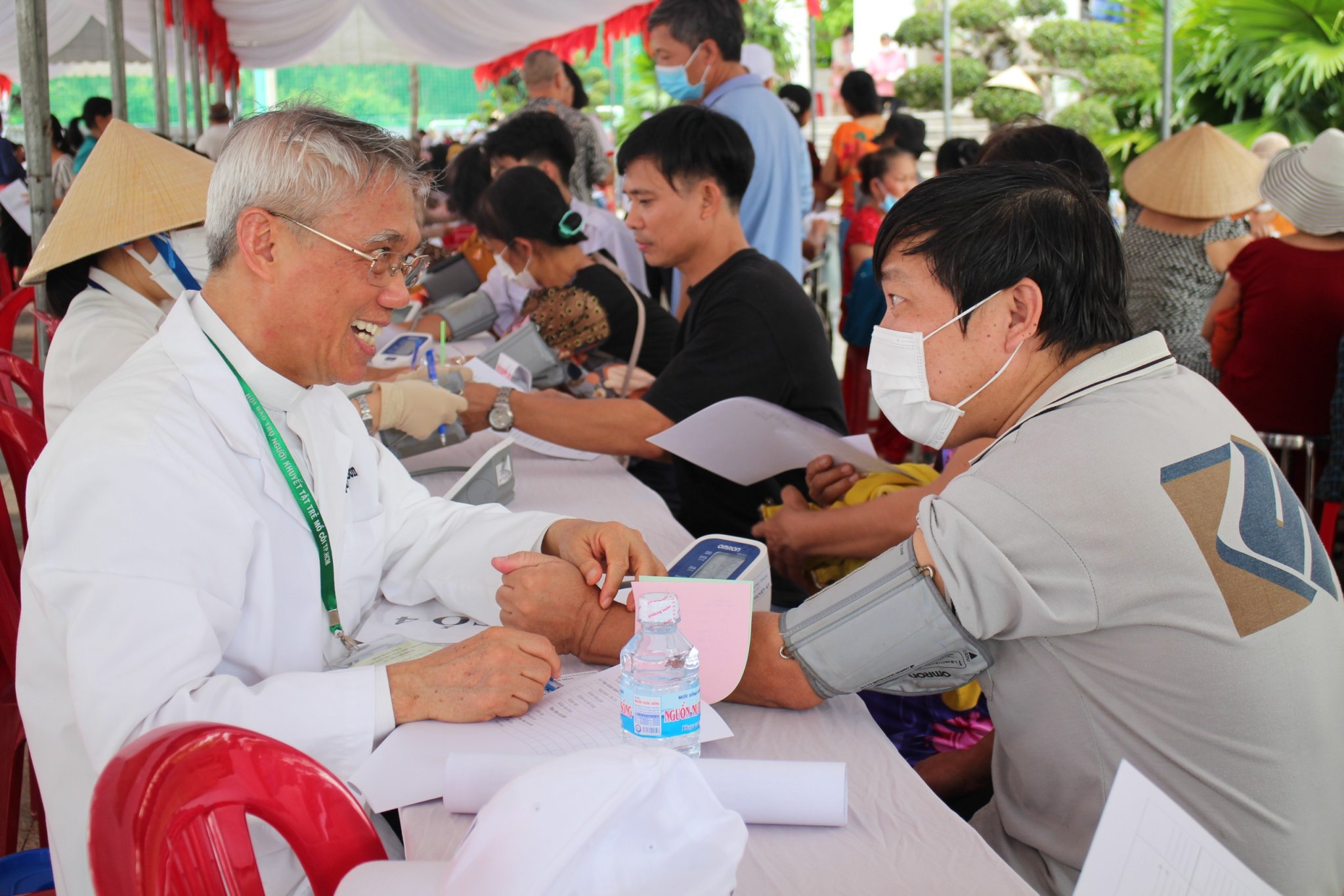 Hinh bai Gop phan cham soc suc khoe cho nguoi co hoan canh dac biet.jpg (342 KB)