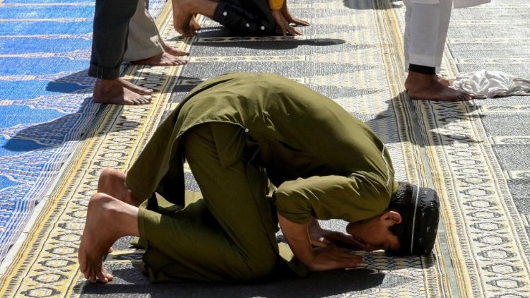 Ramadan HỒi giáo.jpeg (87 KB)