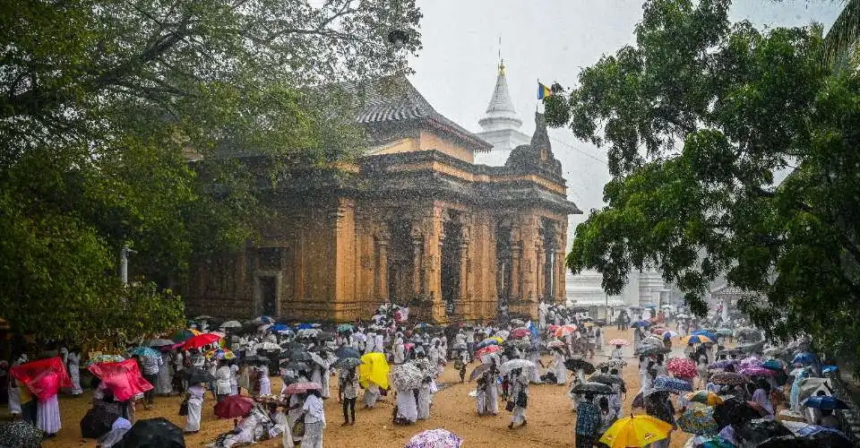 Phat tu Srilanka du le Phat Dan.jpg (257 KB)