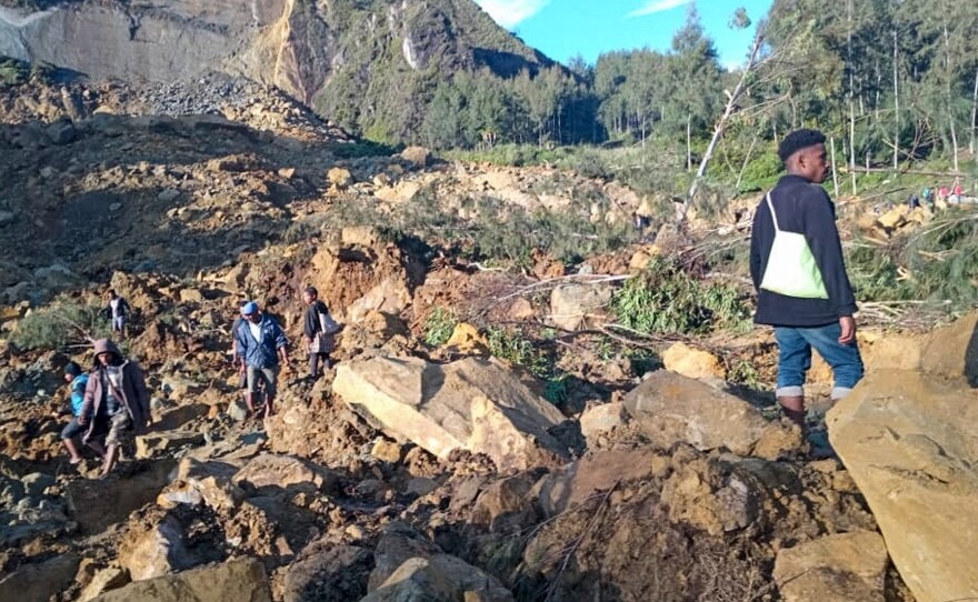 landslide in Papua New Guinea.jpg (186 KB)