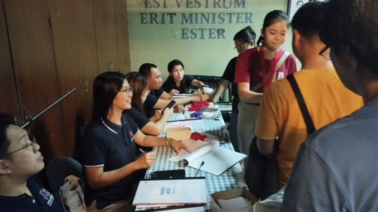 Nhan  vien xa hoi philippines.png (459 KB)