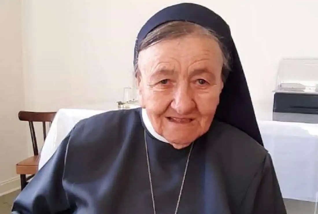 Nu tu Virgula Maria Schmitt.jpg (108 KB)