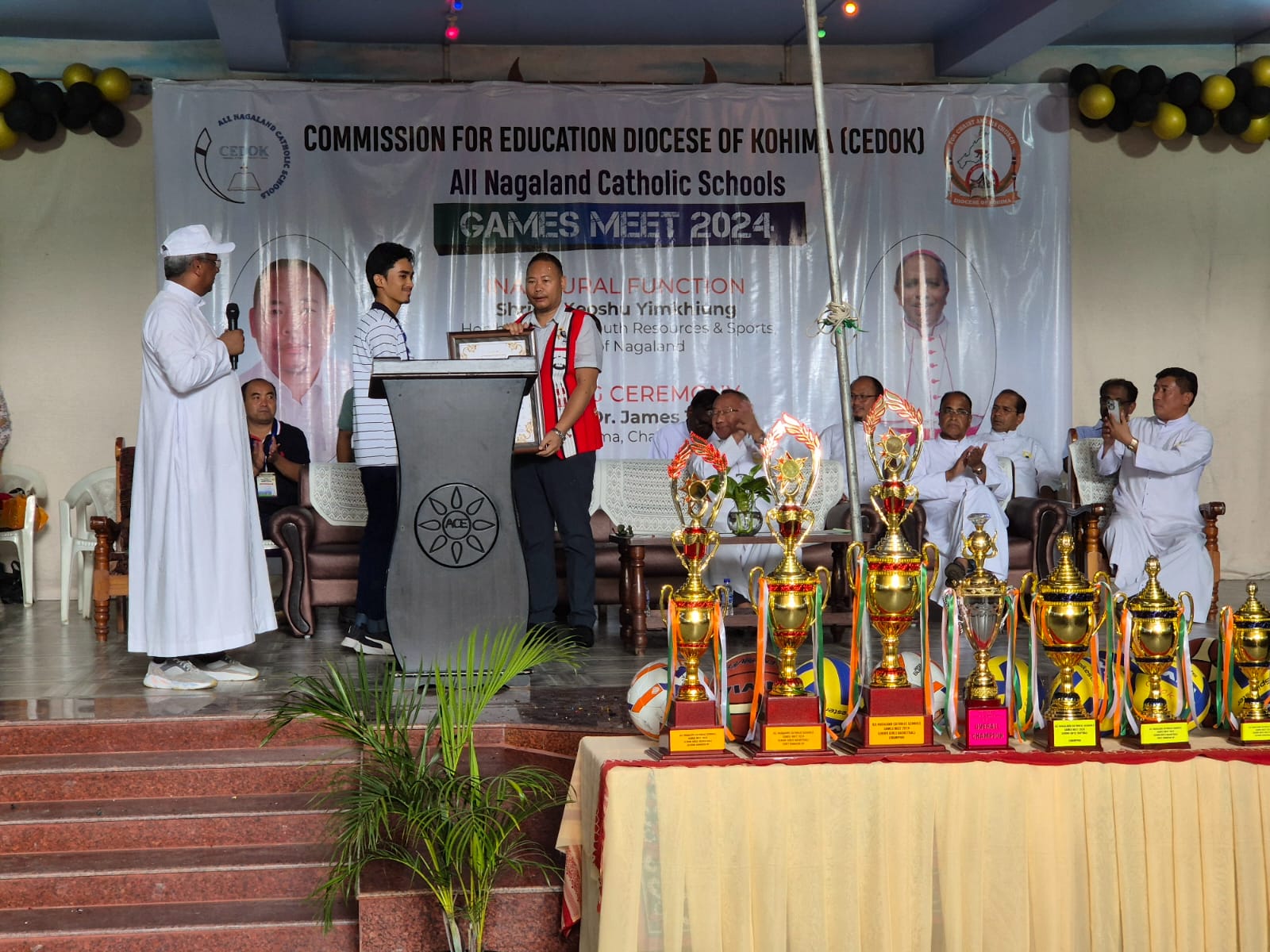 Giao phan Kohima  to chuc su kien the thao.jpg (283 KB)
