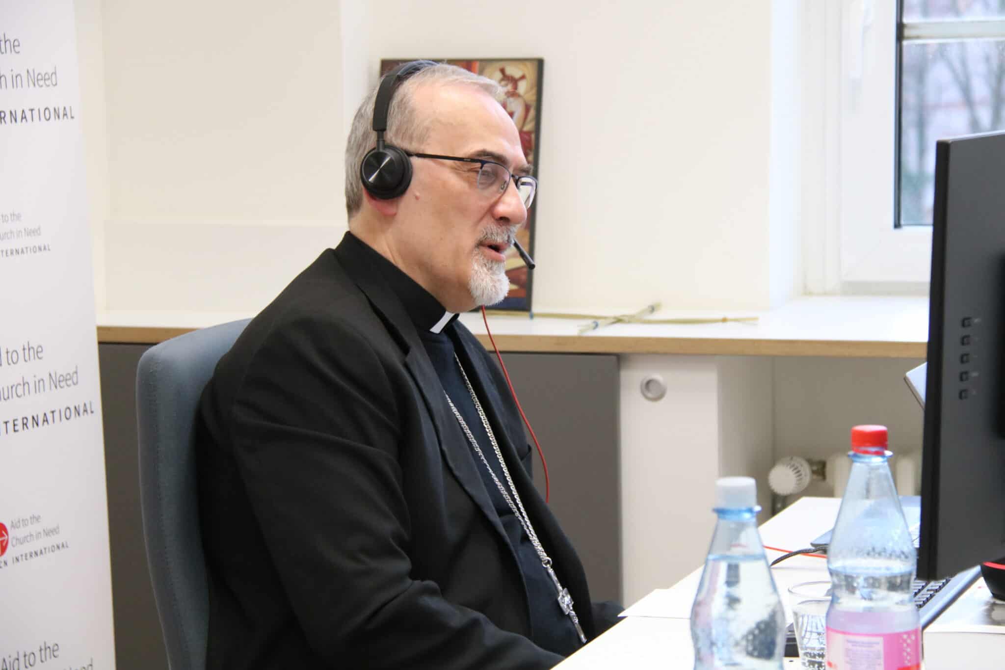 Cardinal Pizzaballa hop bao_ Photo ACN.jpg (64 KB)