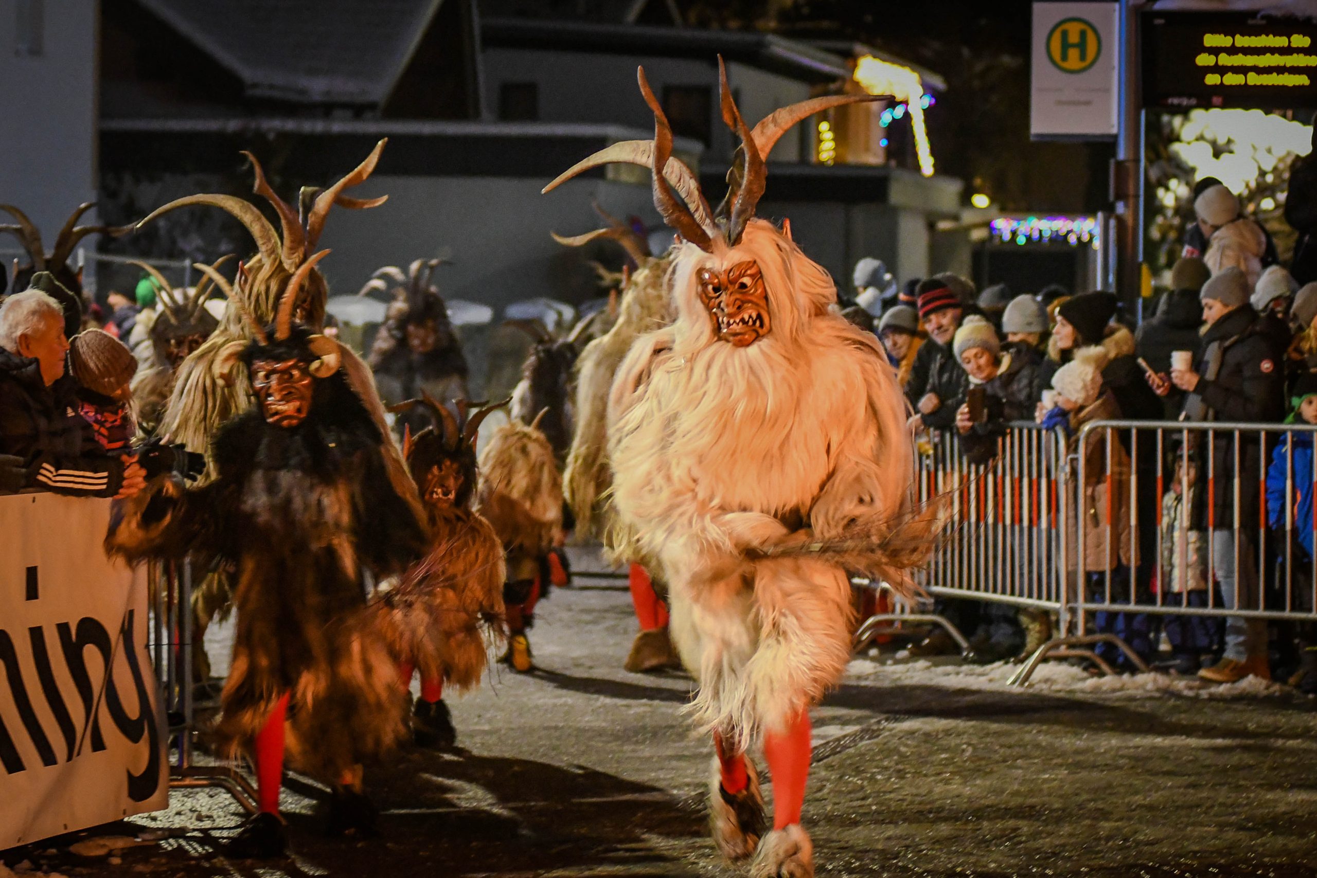 Krampus.jpg (603 KB)