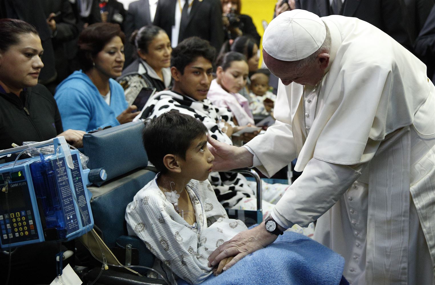 20160214T2011-235-CNS-POPE-MEXICO-HOSPITAL_r.jpg (219 KB)