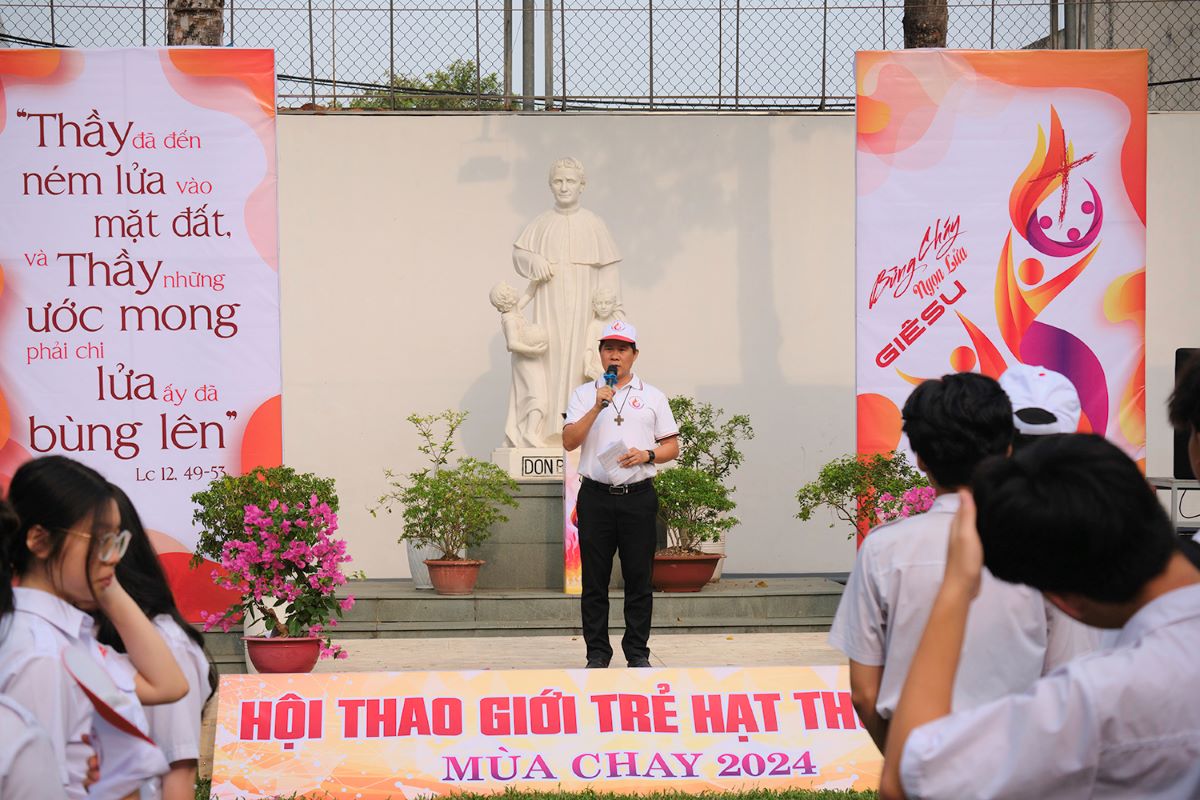 Thu duc hoi thao 00.jpg (169 KB)