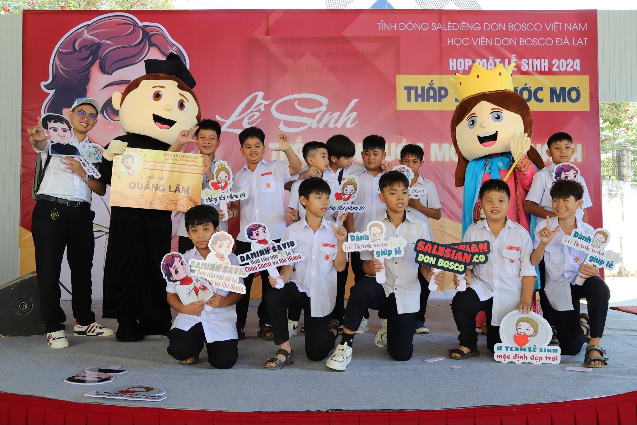 Lễ sinh thắp sáng ước mơ nên thánh.jpg (648 KB)