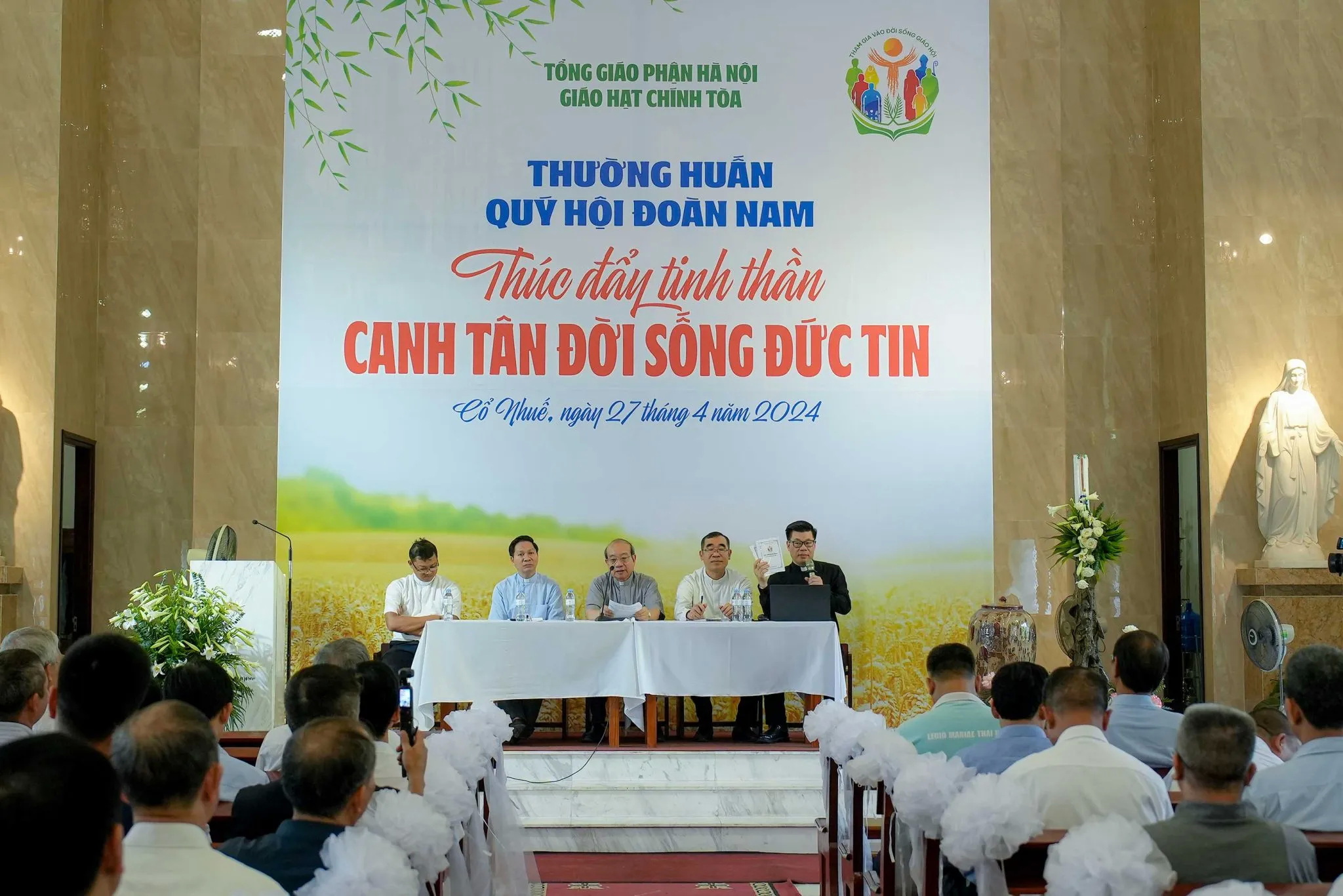 thường huấn các hội đoàn nam.jpg (613 KB)