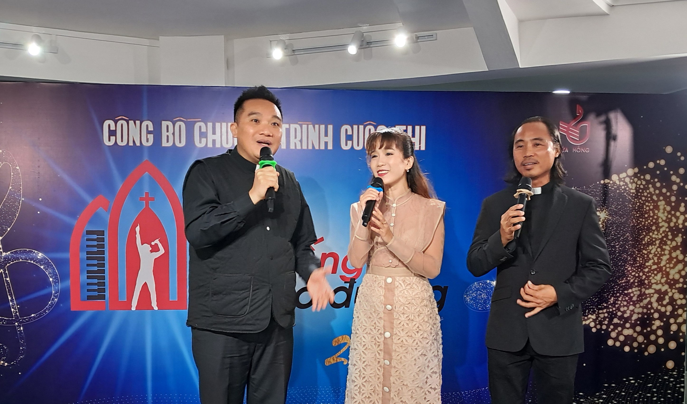 2 Khoi dong cuoc thi Tieng hat giao duong mua 3.jpg (710 KB)