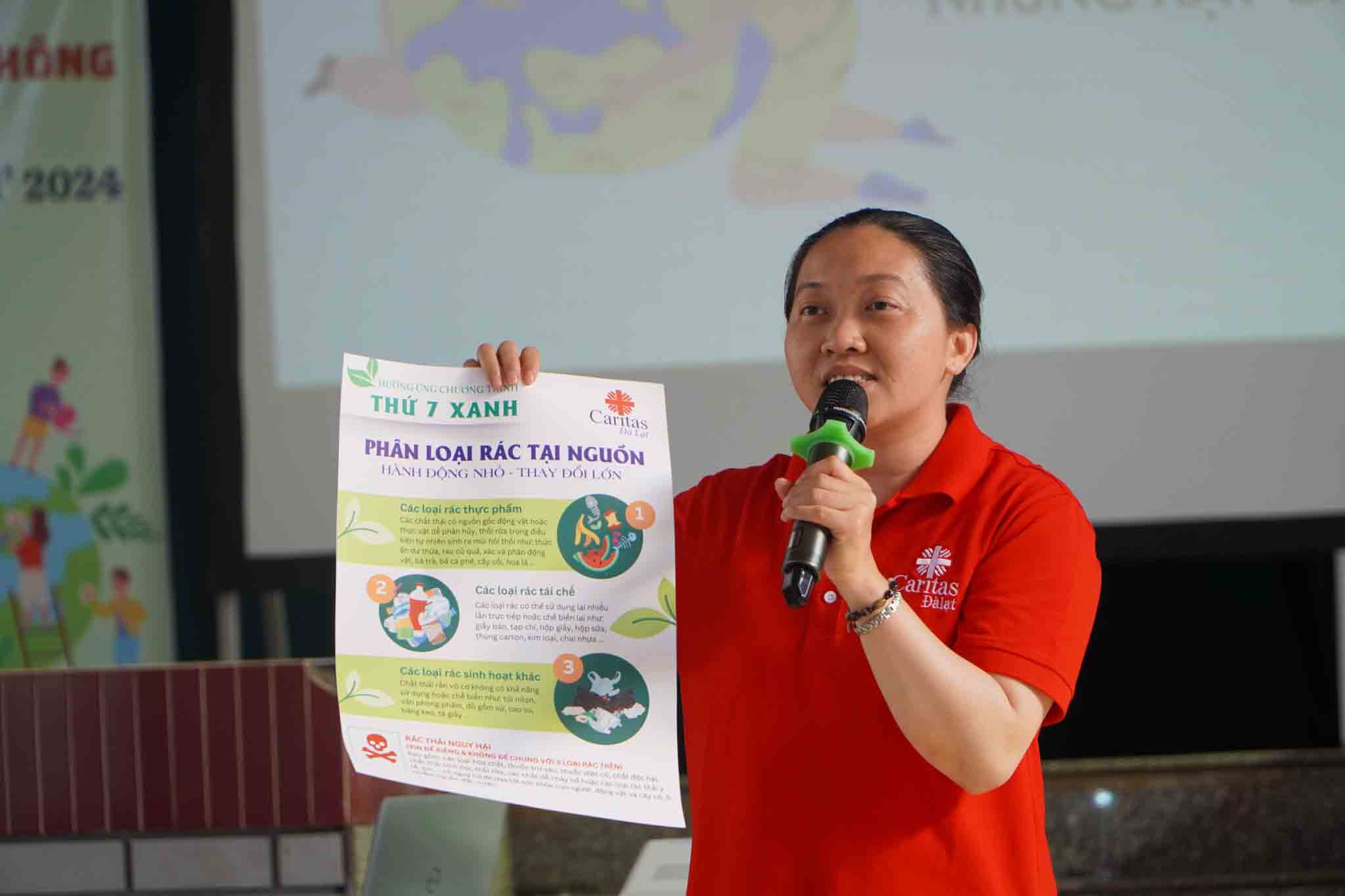 Caritas_Da_lat_cung_cap_thung_rac_phan_loai 02.jpg (79 KB)