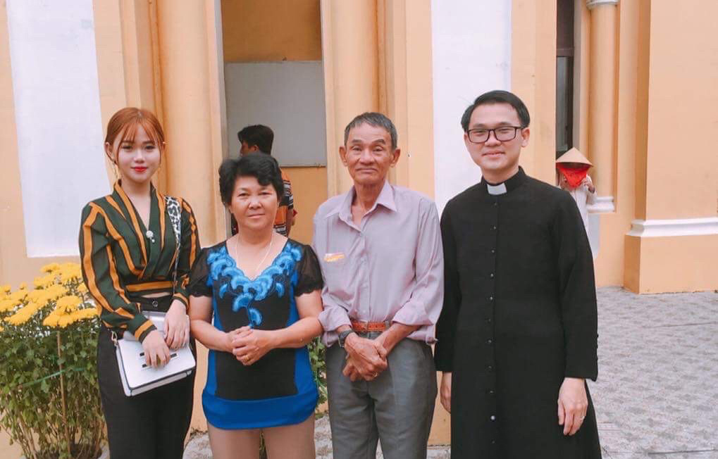 gia dinh.jpg (338 KB)