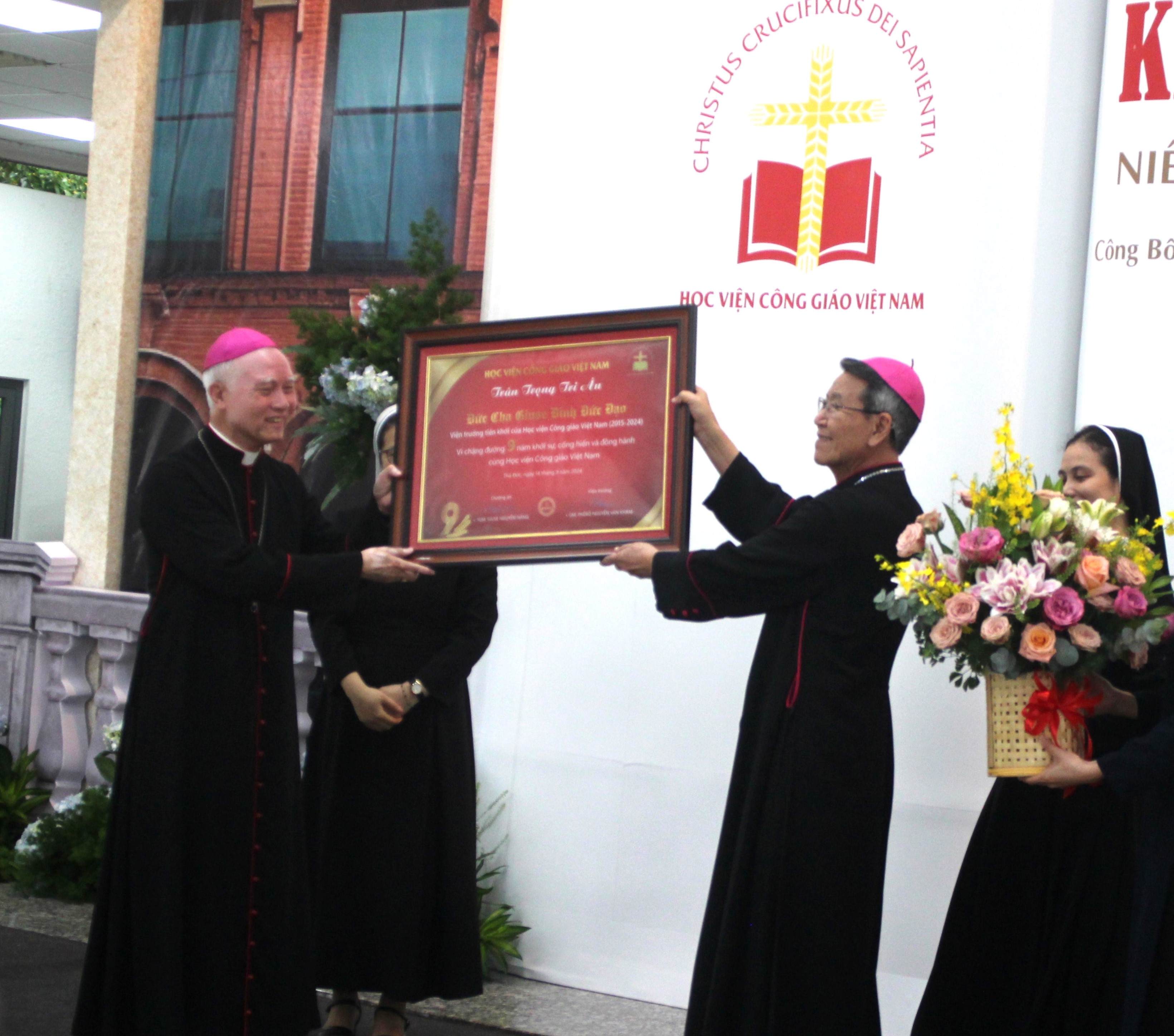 2_HocvienConggiaoKhaigiang2024.JPG (1.03 MB)
