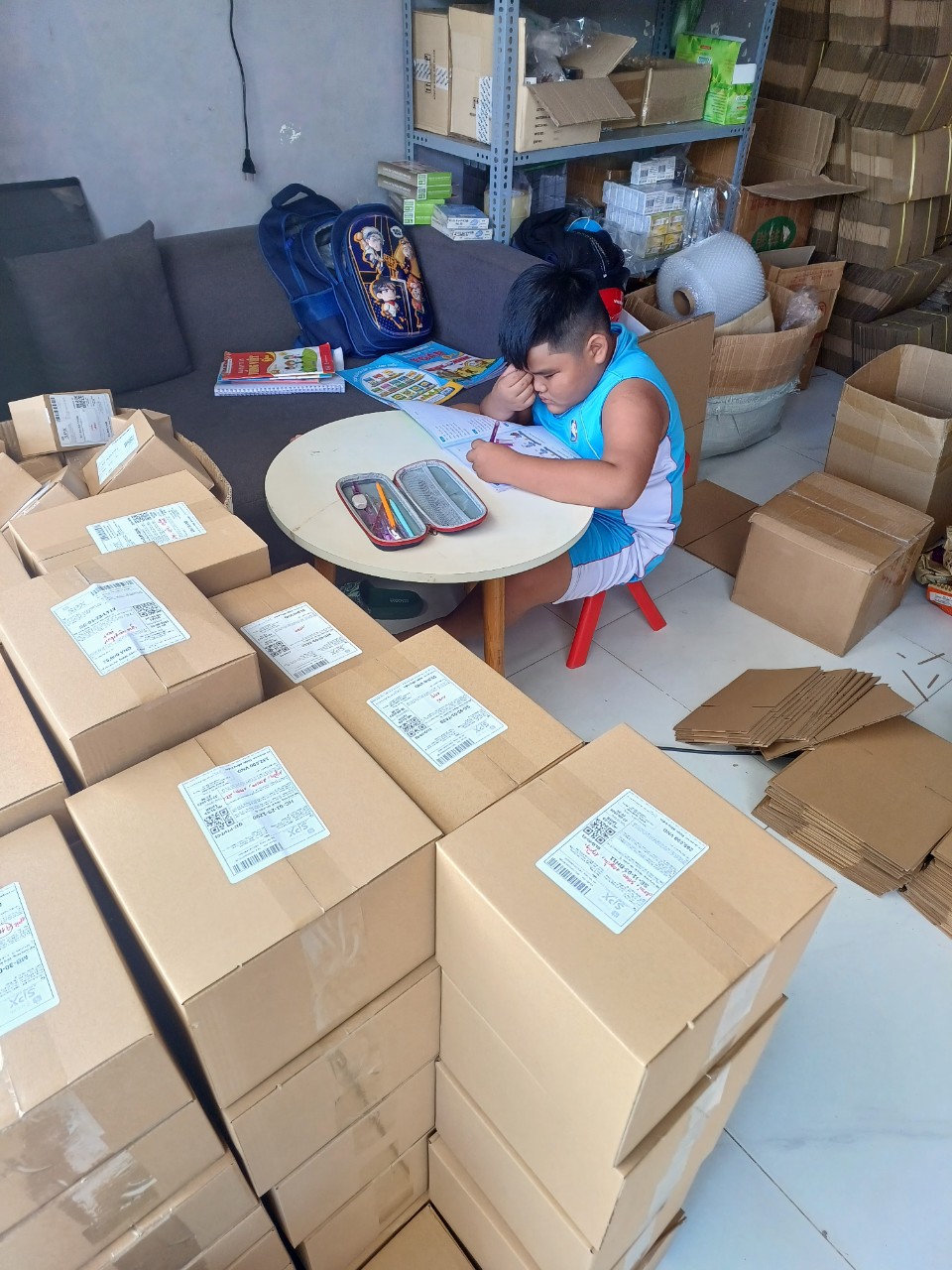 Hinh 1 bai Khi phu huynh vua lam viec vua trong con.jpg (280 KB)