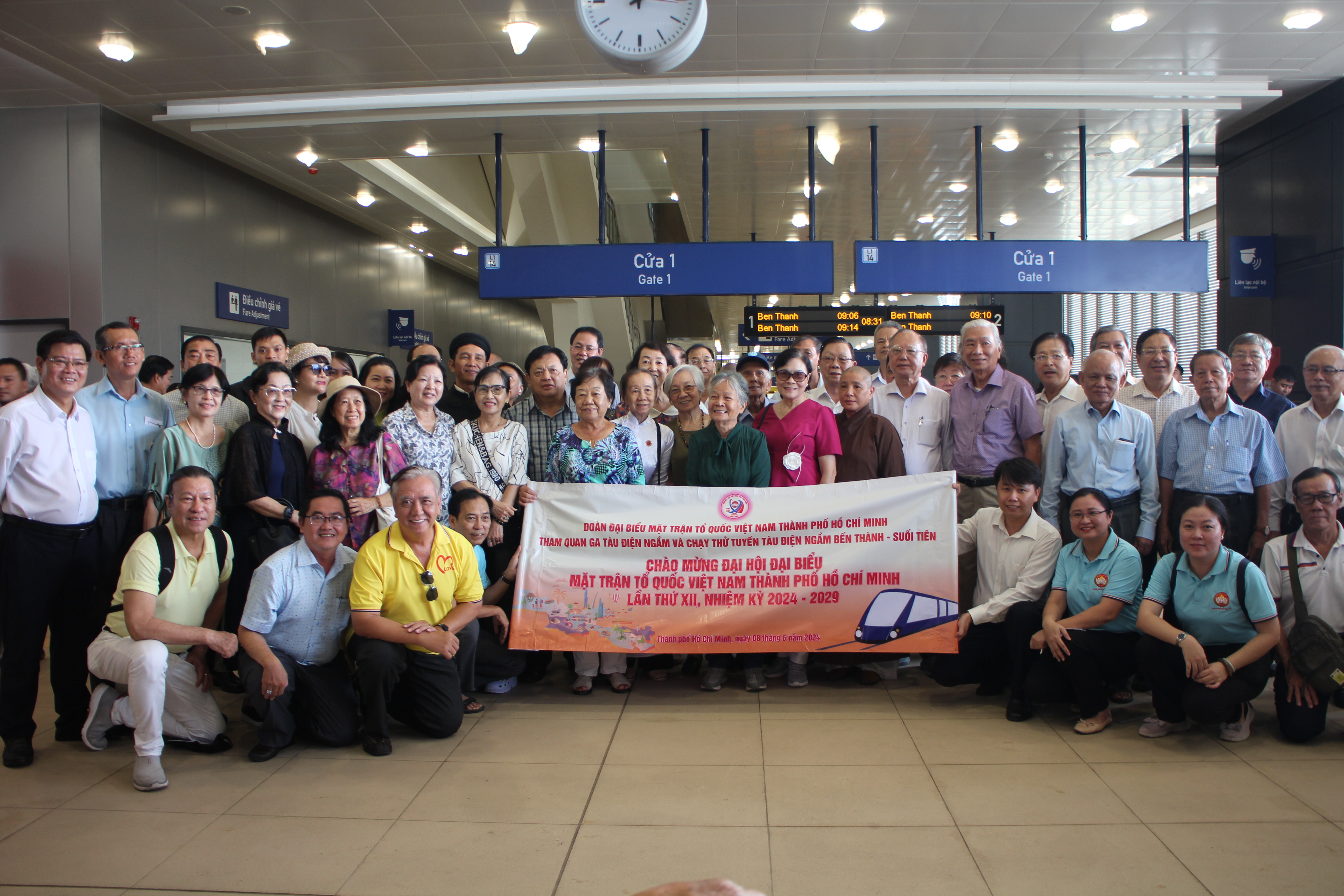 Hinh 1 bai Chay thu tuyen tau dien Metro.JPG (2.72 MB)