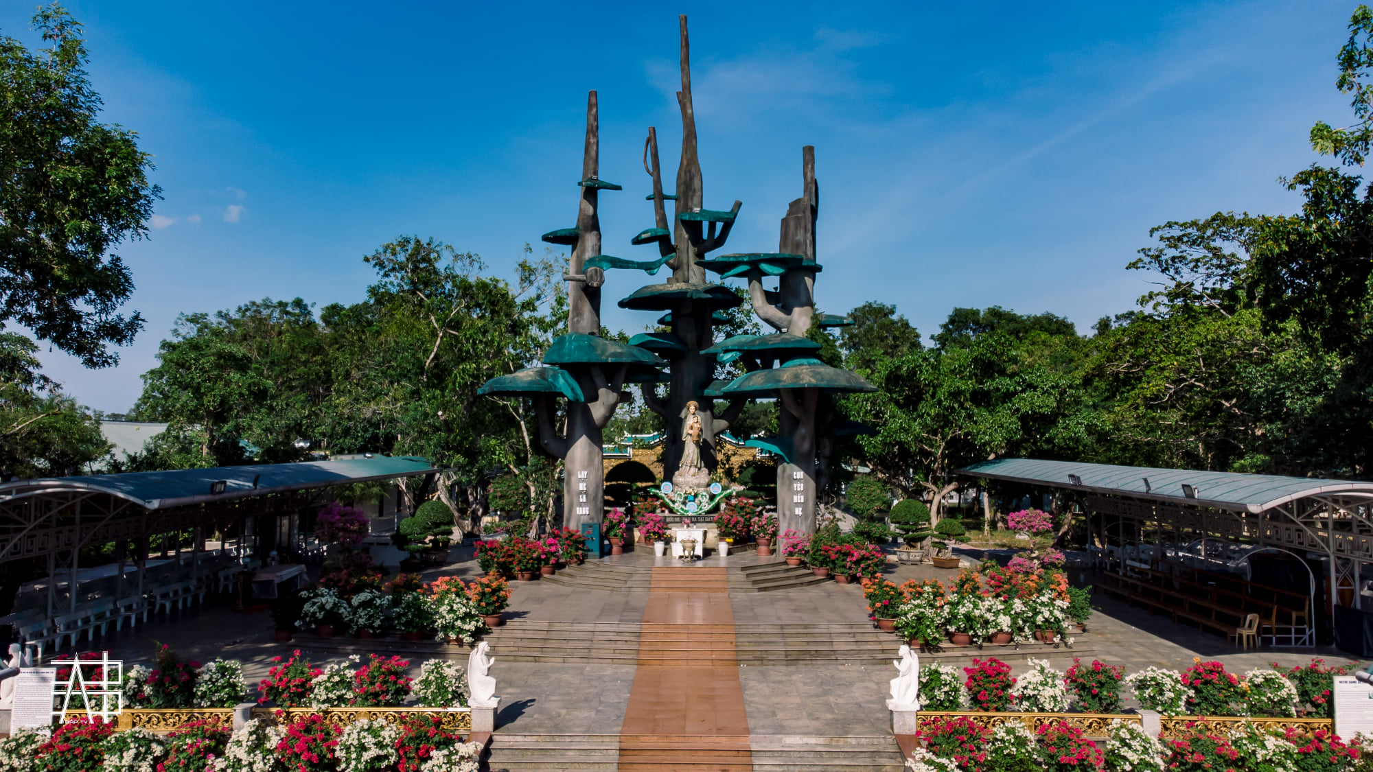 thanh-dia-la-vang.jpg (641 KB)