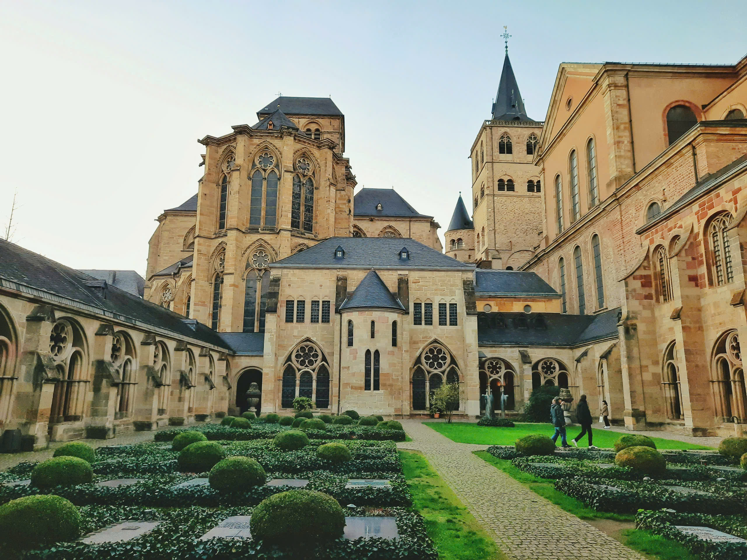 Trier.jpg (1.23 MB)
