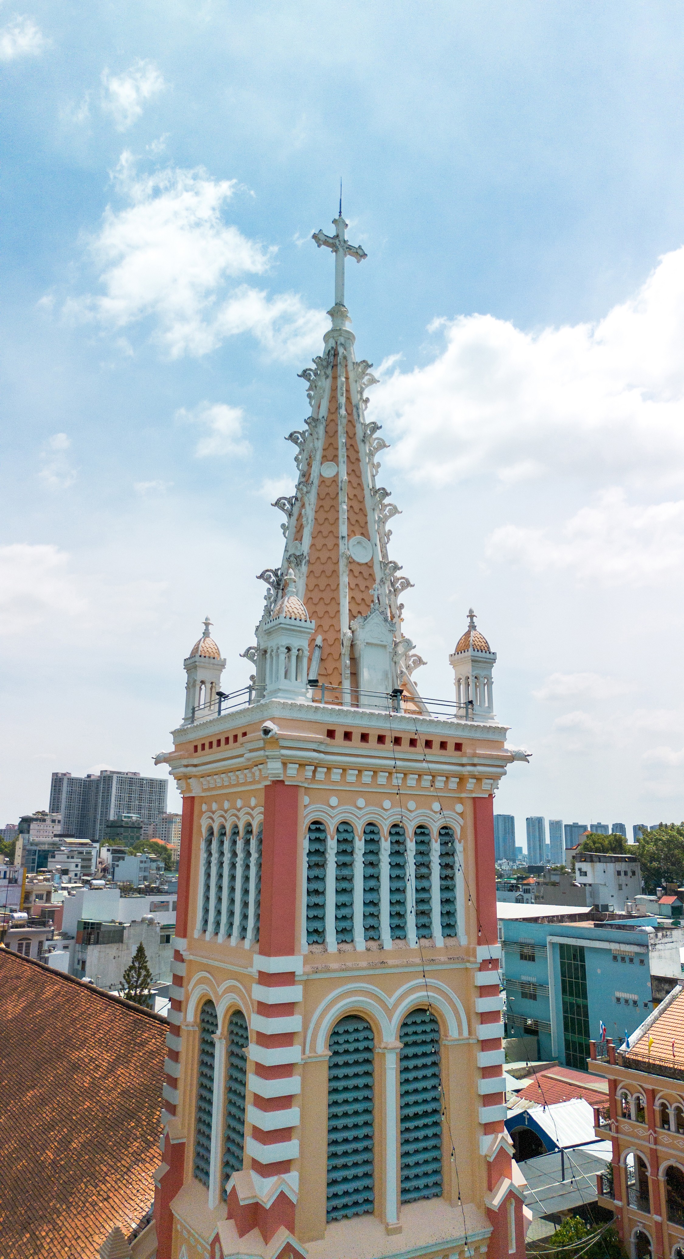 Thap chuong NTChoQuan.jpg (2.55 MB)
