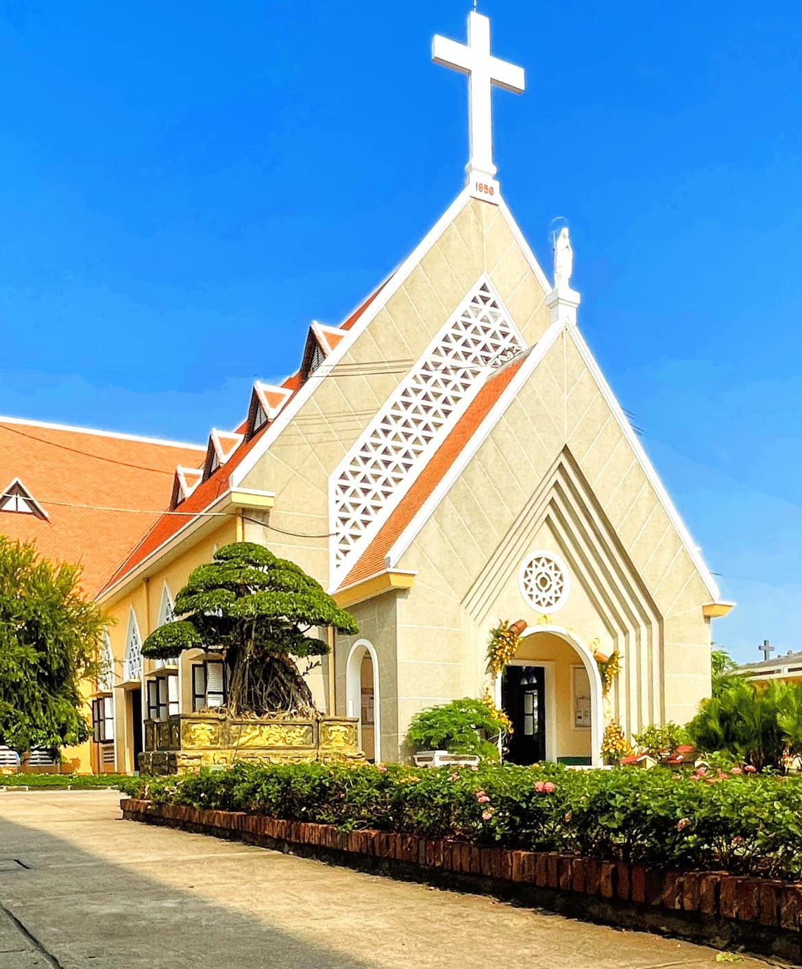 185 năm lặng lẽ một hành trình