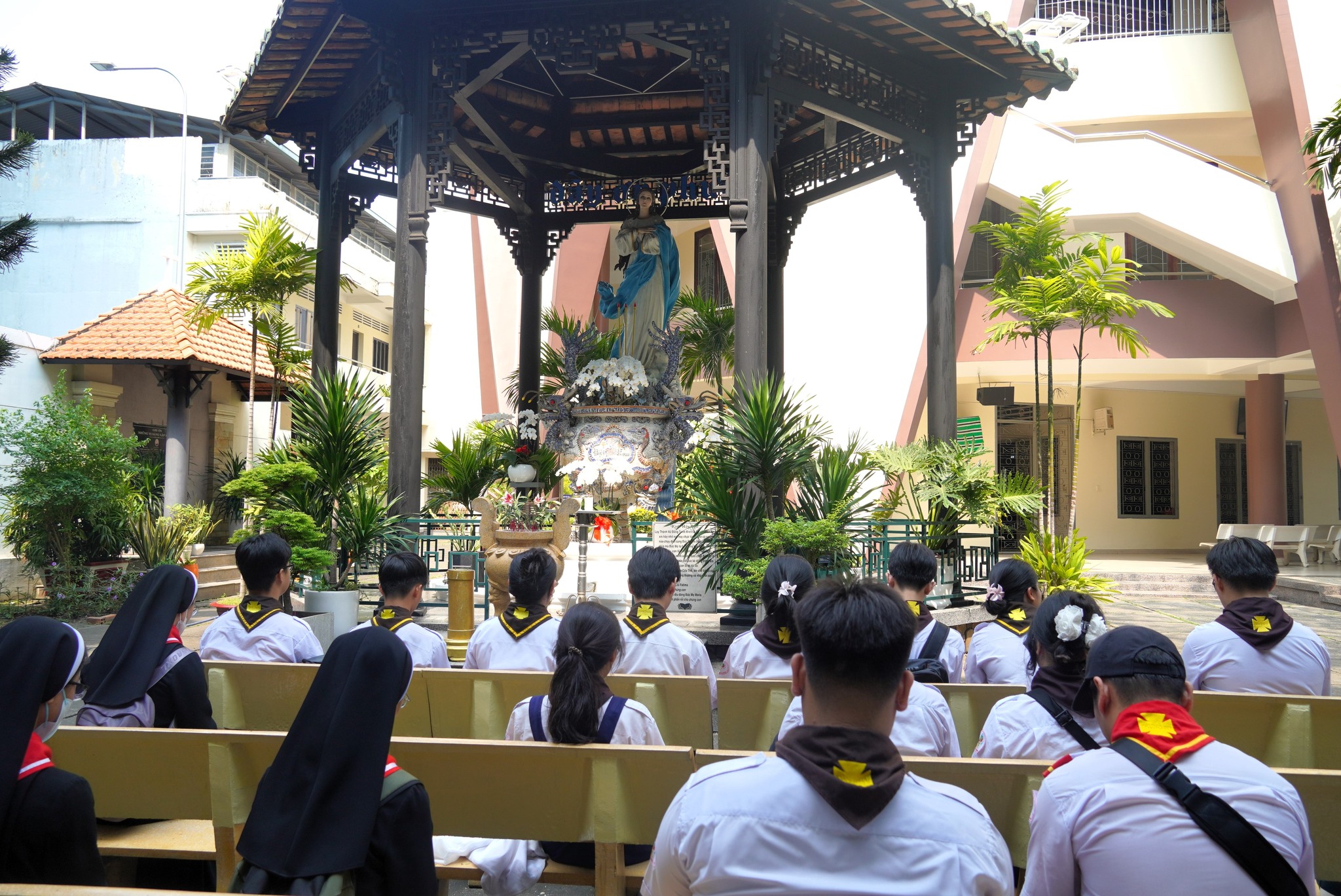 Thiếu nhi Thánh Thể giáo xứ Tân Việt sống Mùa Chay Thánh