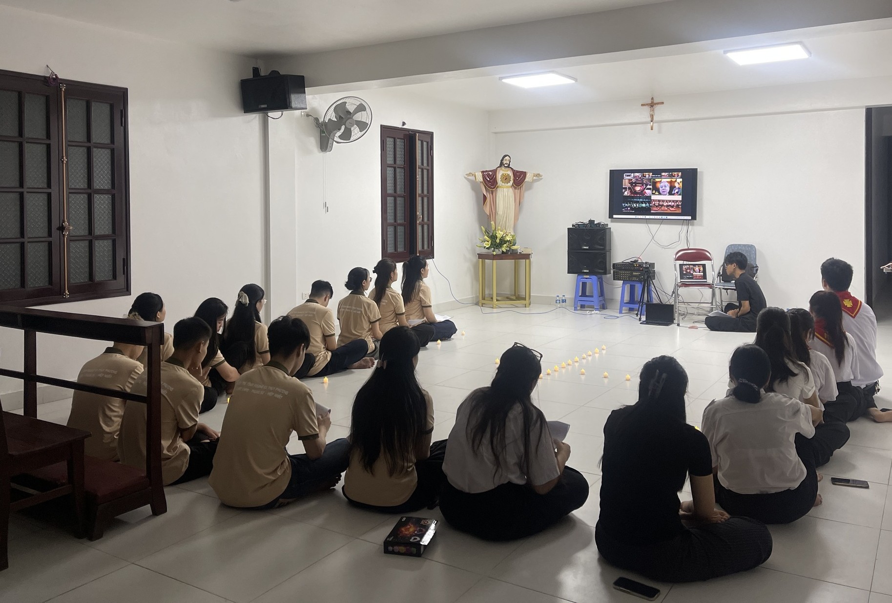 Buoi cau nguyen truc tuyen.jpg (367 KB)