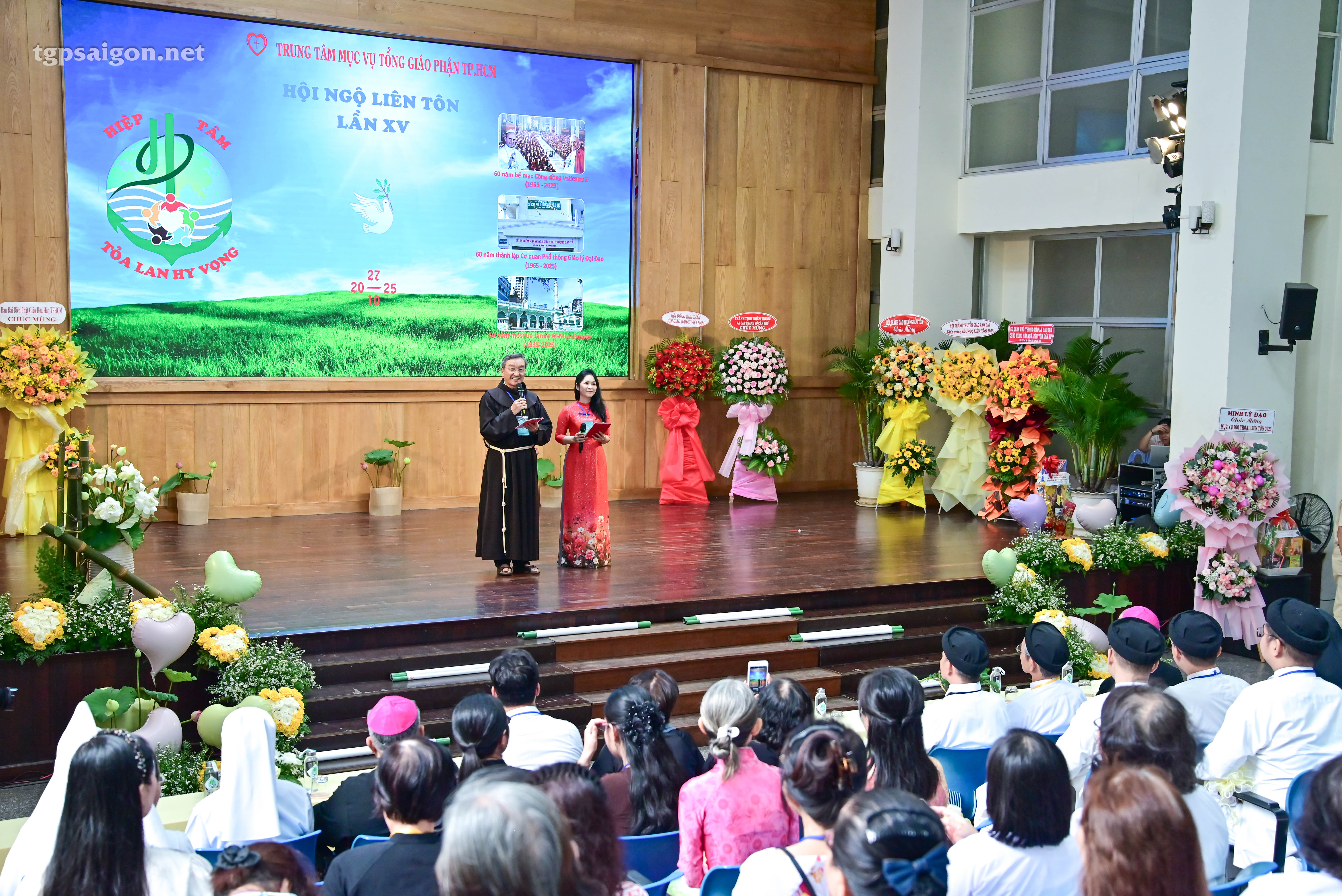 HNLT_XV_3.jpg (2.28 MB)