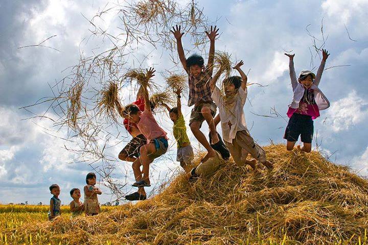 Xin cho em tuổi thơ tròn đầy