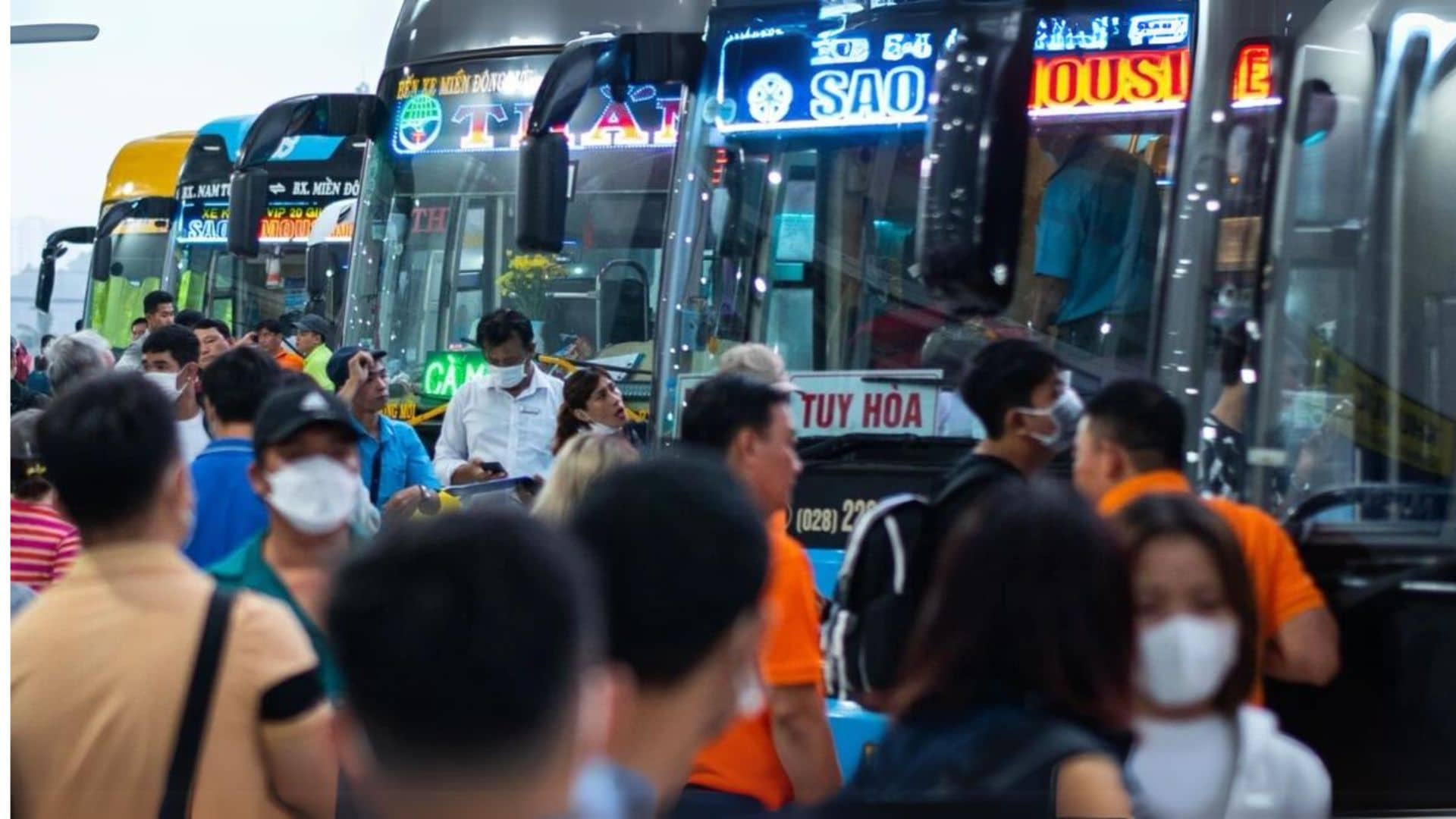 Bồi hồi khi mua vé xe