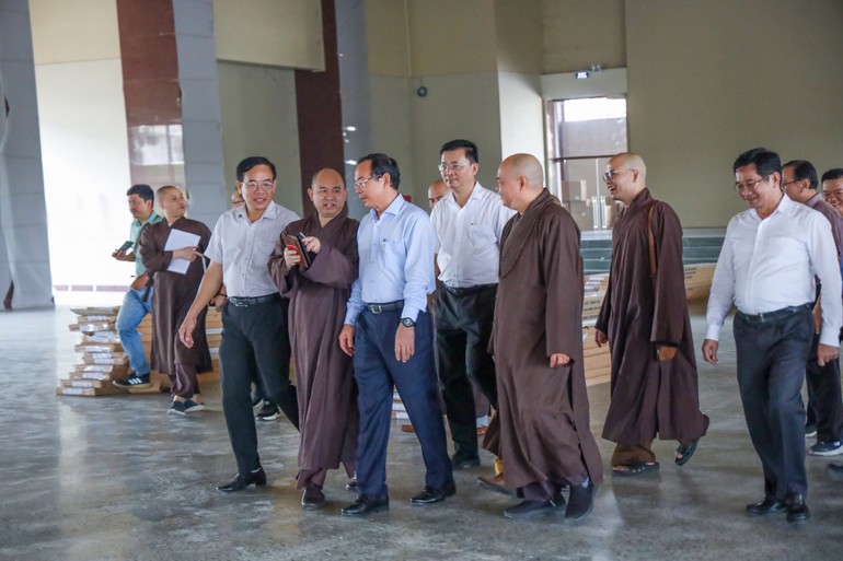 Vesak.jpg (85 KB)