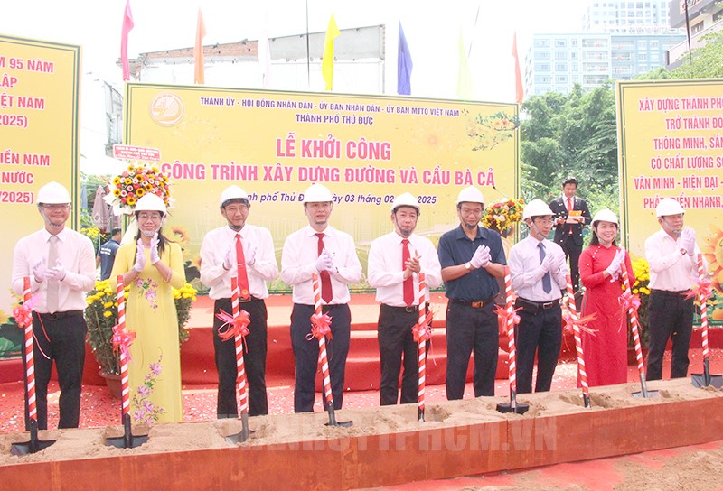 Khoi cong cau Ba Ca.jpg (150 KB)
