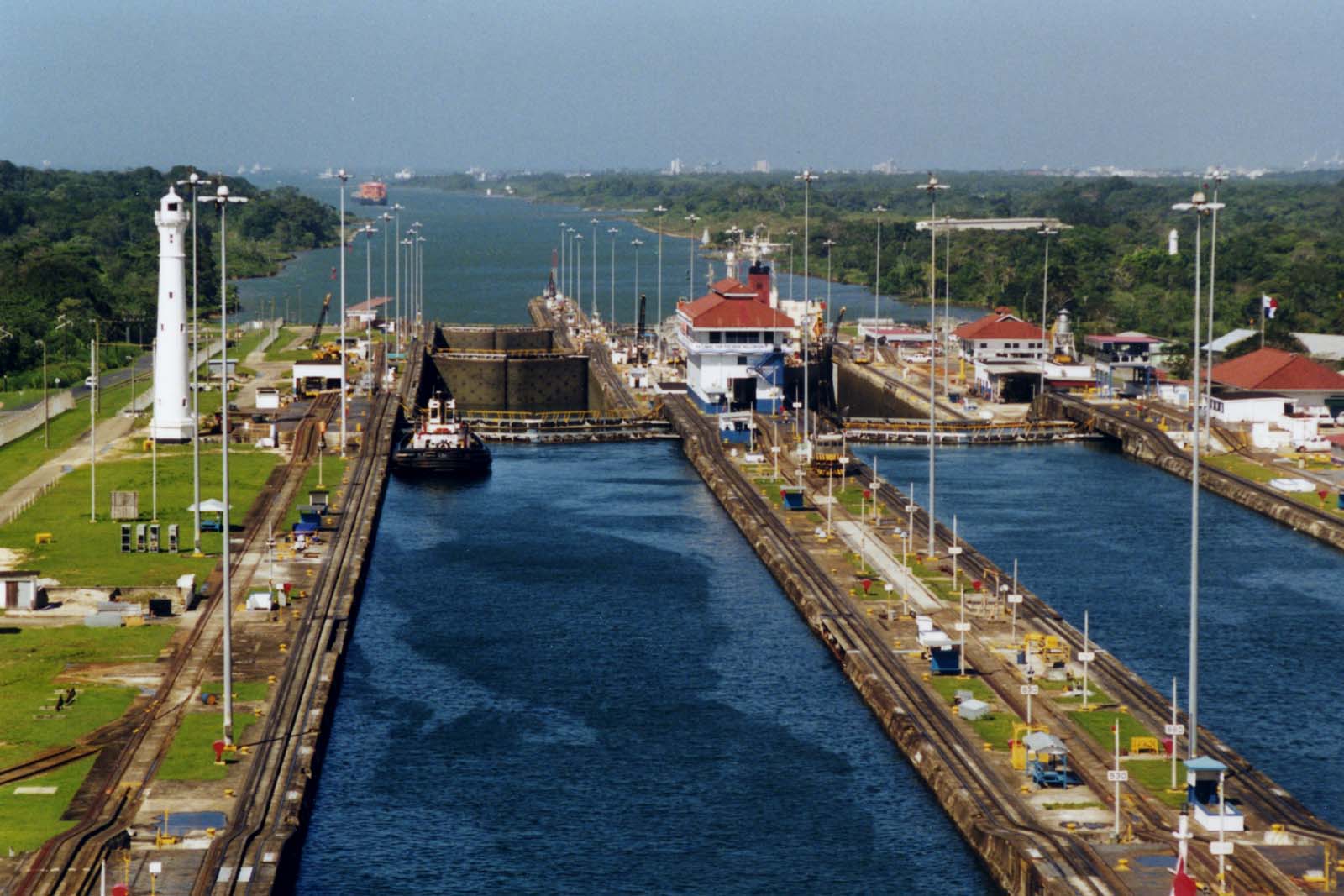 Kênh đào Panama_ảnh S. Shebs.jpg (177 KB)